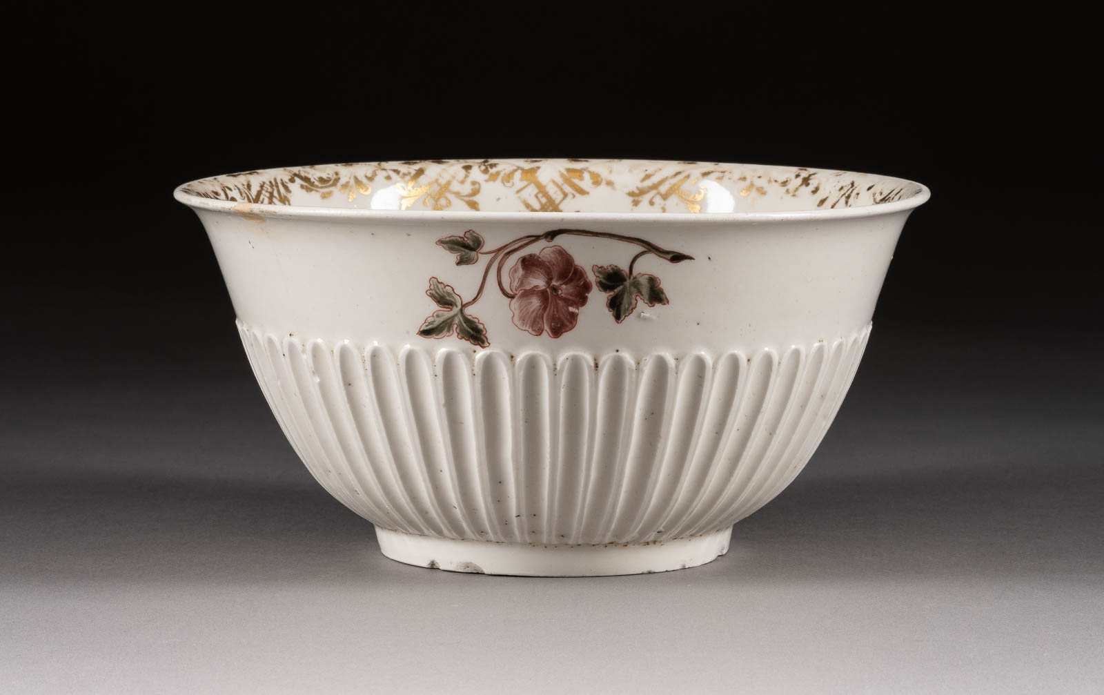 KUMME MIT BLUMENMALEREI Deutsch, Meissen, um 1725/1750, Hausmalerei von F.F. Mey