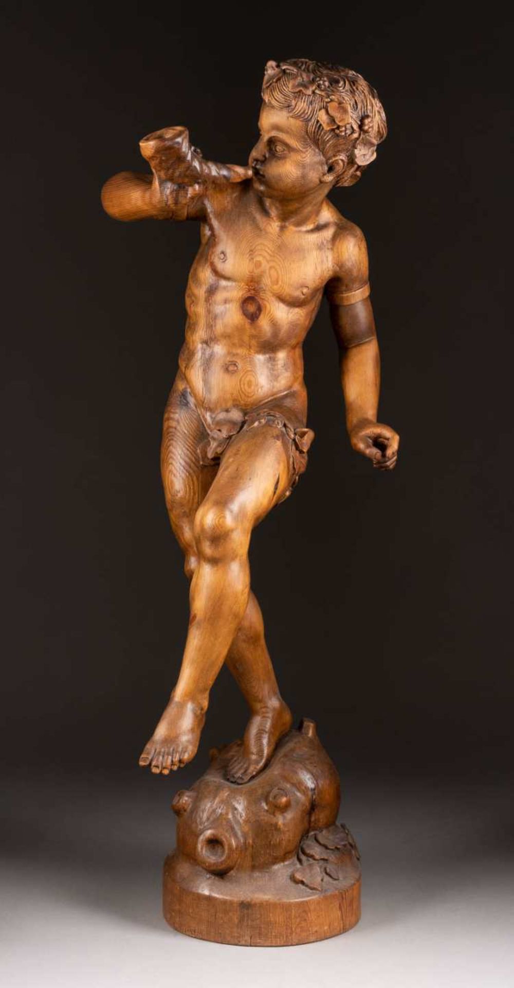 LEBENSGROSSE FIGUR DES TANZENDEN BACCHUS Deutsch oder Italienisch, 18. Jh. <br /