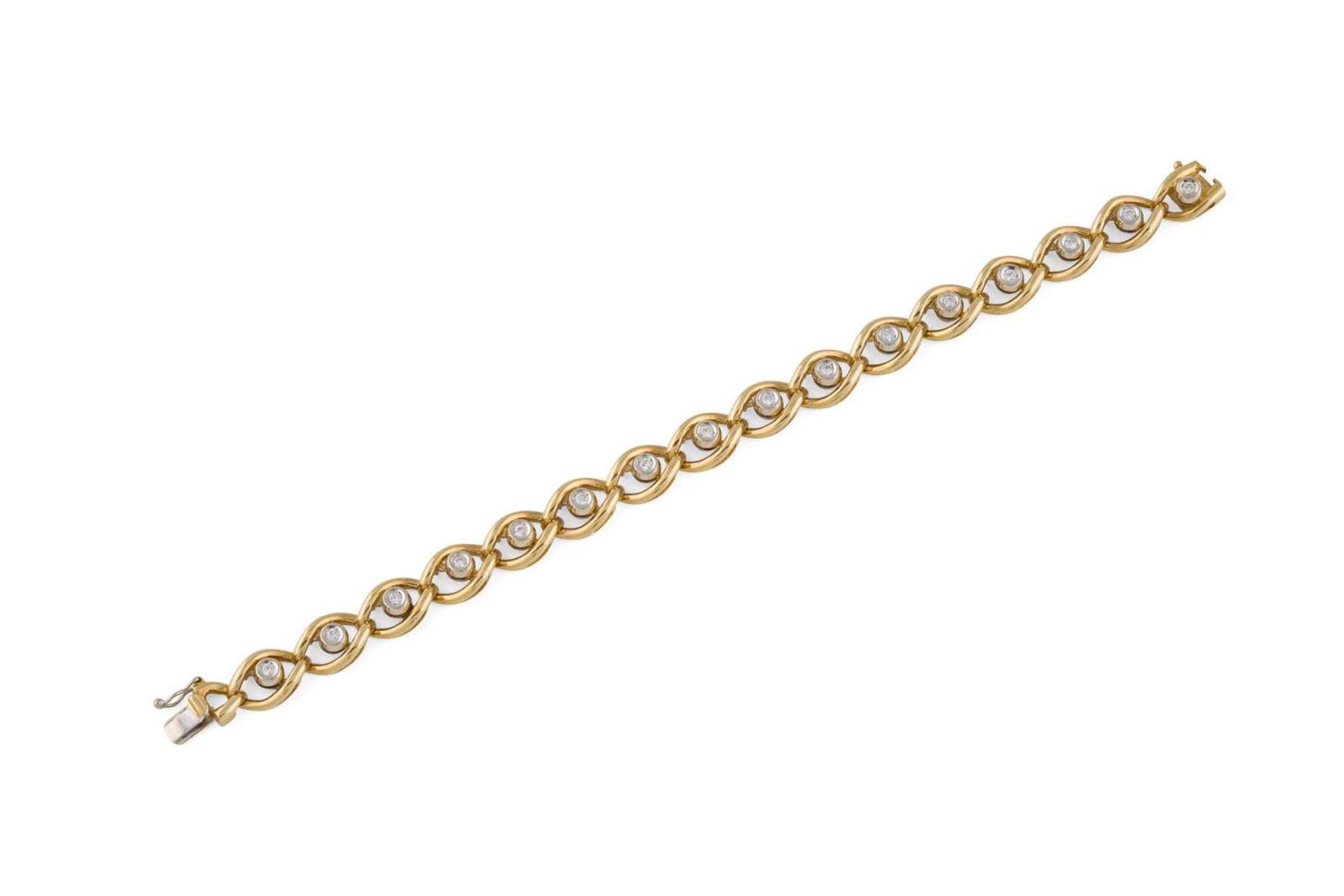 BRILLANT-ARMBAND Gelbgold. L. 17 cm, Ges.-Gew. ca. 24,3 g. Geprüft 18 K. 16 Bri