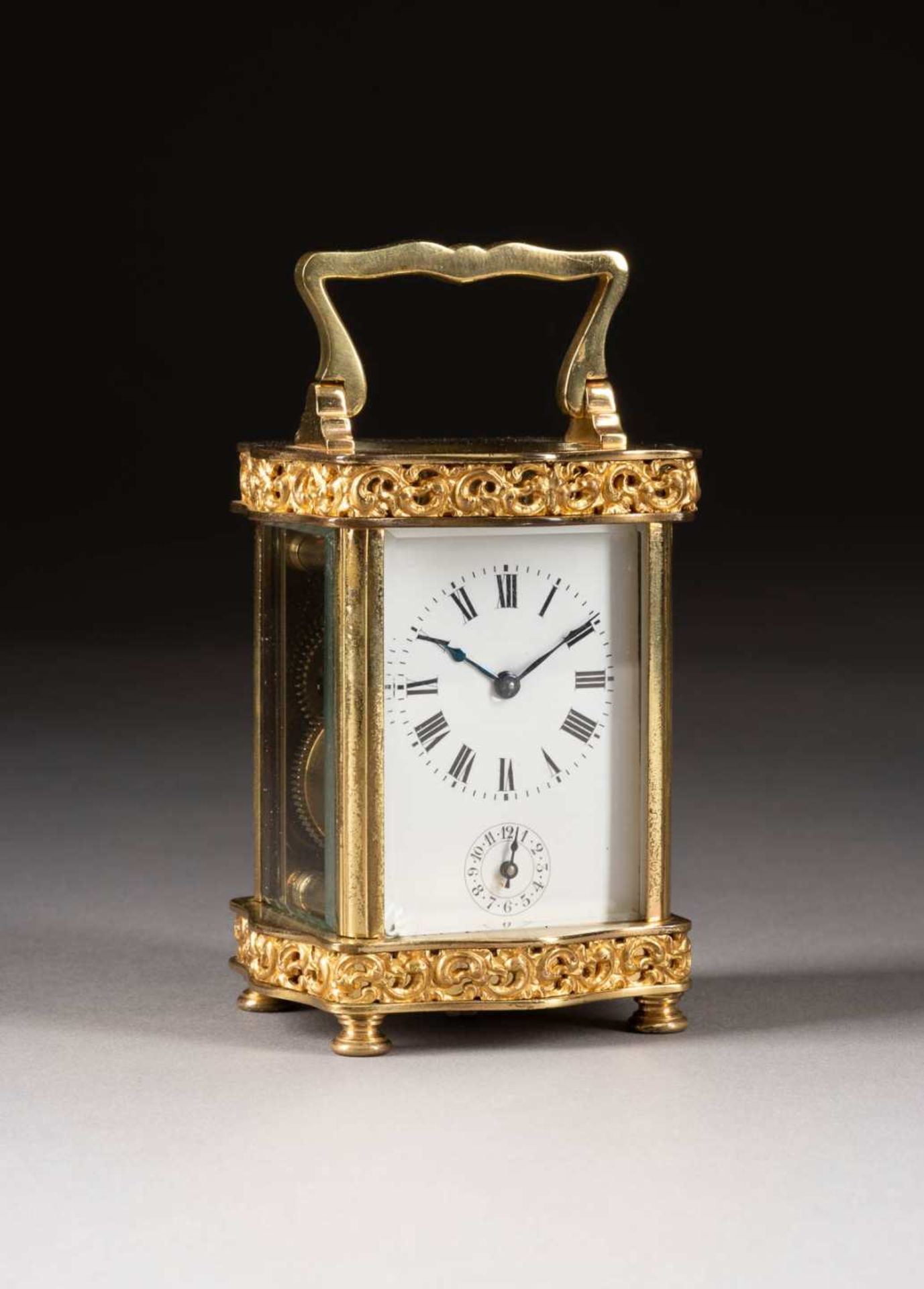 KLEINE REISEUHR Frankreich, um 1900 Messing, poliert. H. 8 cm. Auf d