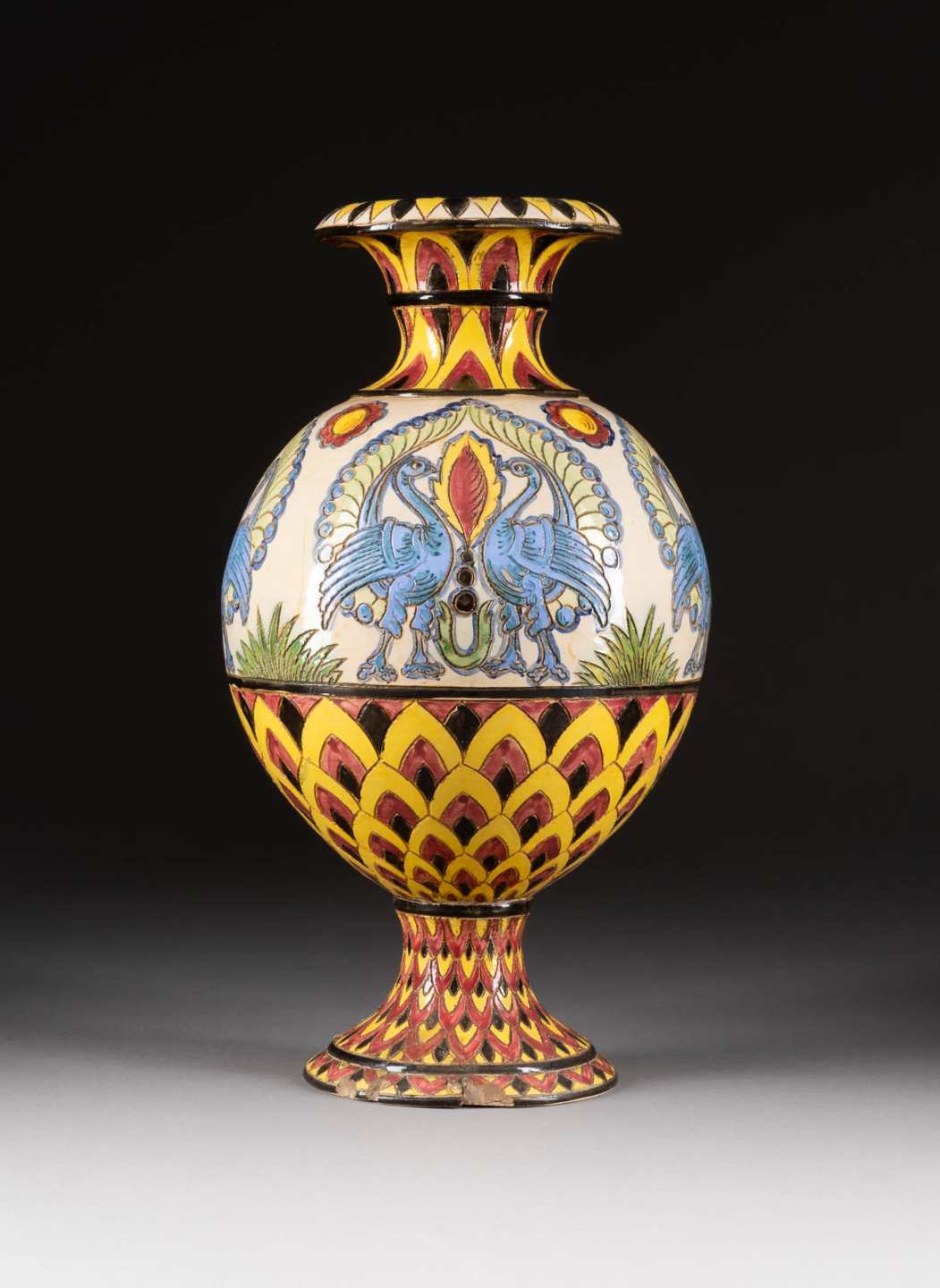 VASE MIT PFAUEN Wohl Frankreich, 20. Jh. Steinzeug, polychrome Maler