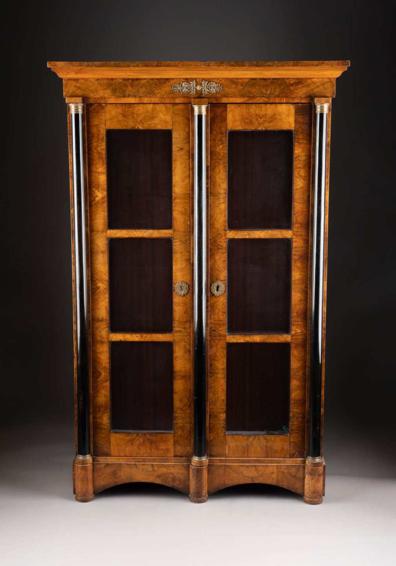 BIEDERMEIER-VITRINENSCHRANK Deutsch o. Österreich, um 1810/ 1815 Wu