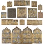 TETRAPTYCH, DREI TRIPTYCHA UND ZEHN BRONZE-IKONEN MIT FESTTAGEN UND CHRISTUS-DARSTELLUNGEN