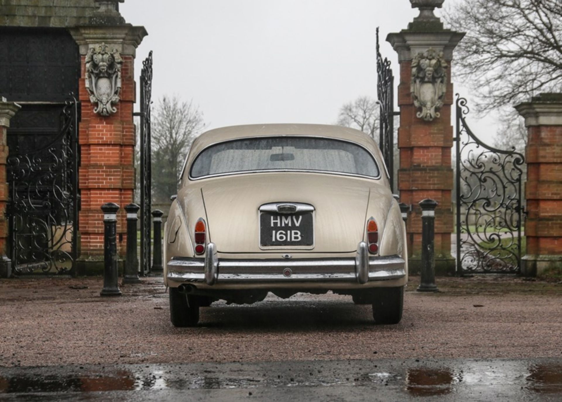 1964 Jaguar Mk. II (3.4 litre) - Image 3 of 9