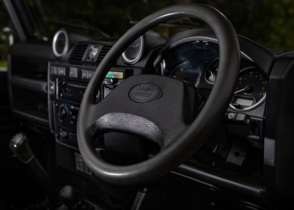 2011 Land Rover Defender 90 Hardtop - Image 8 of 9