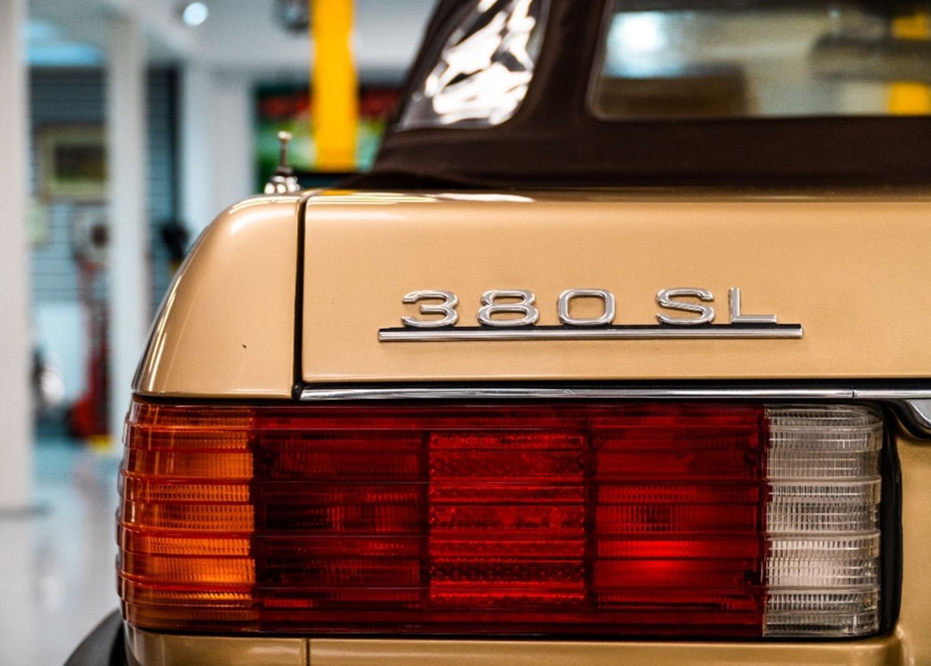 1983 Mercedes-Benz 380SL - Image 7 of 9