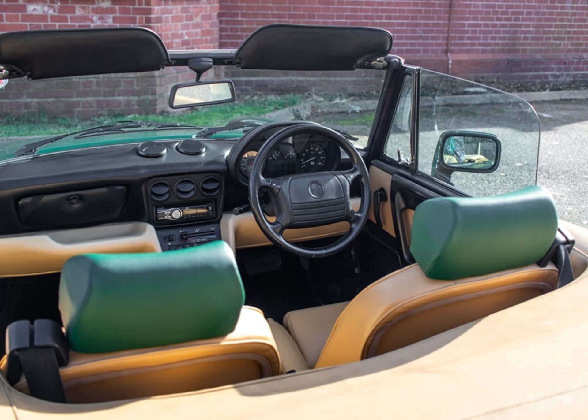 1991 Alfa Romeo Spider Veloce S4 - Image 8 of 9