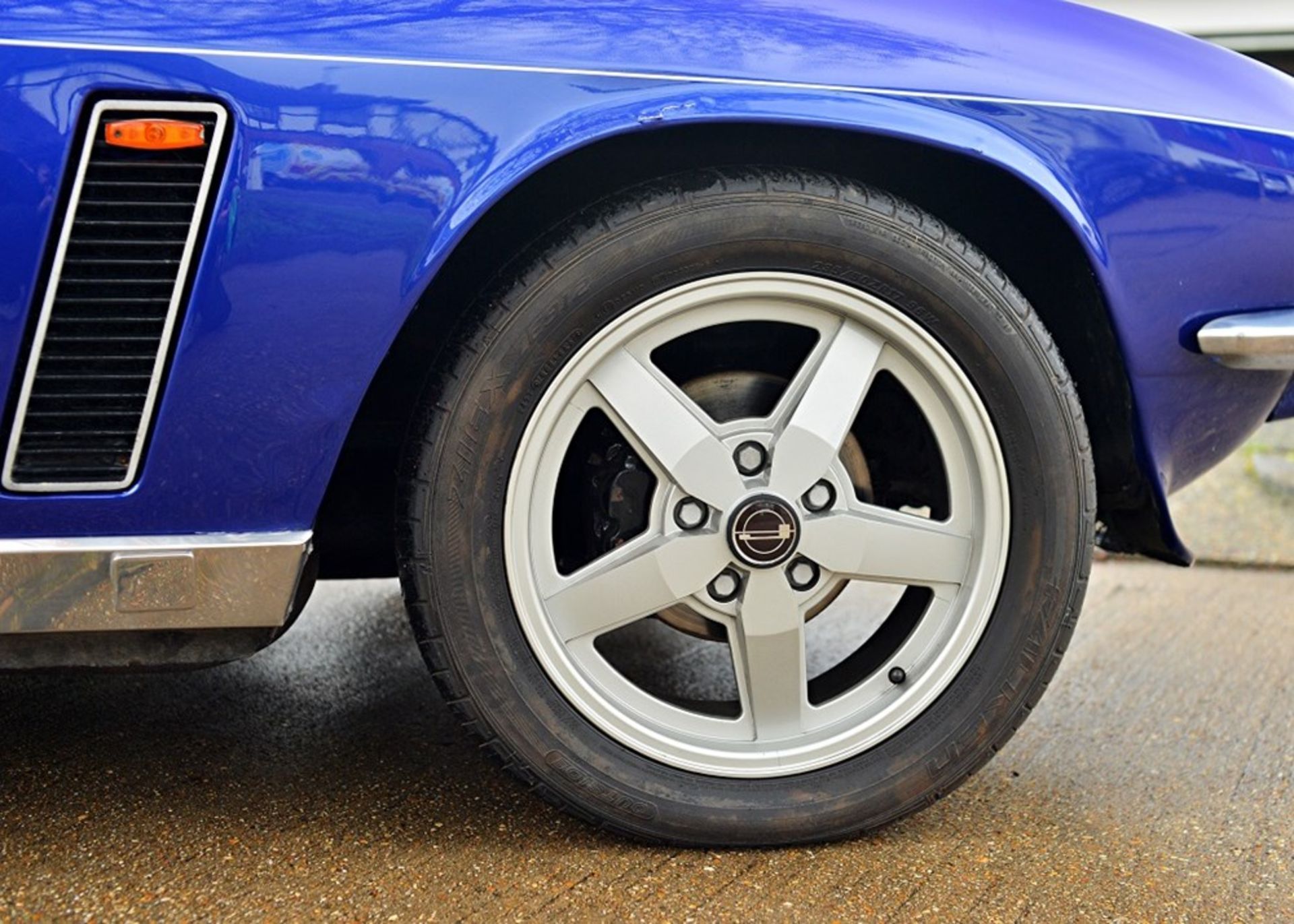 1973 Jensen Interceptor Mk. III - Image 9 of 9