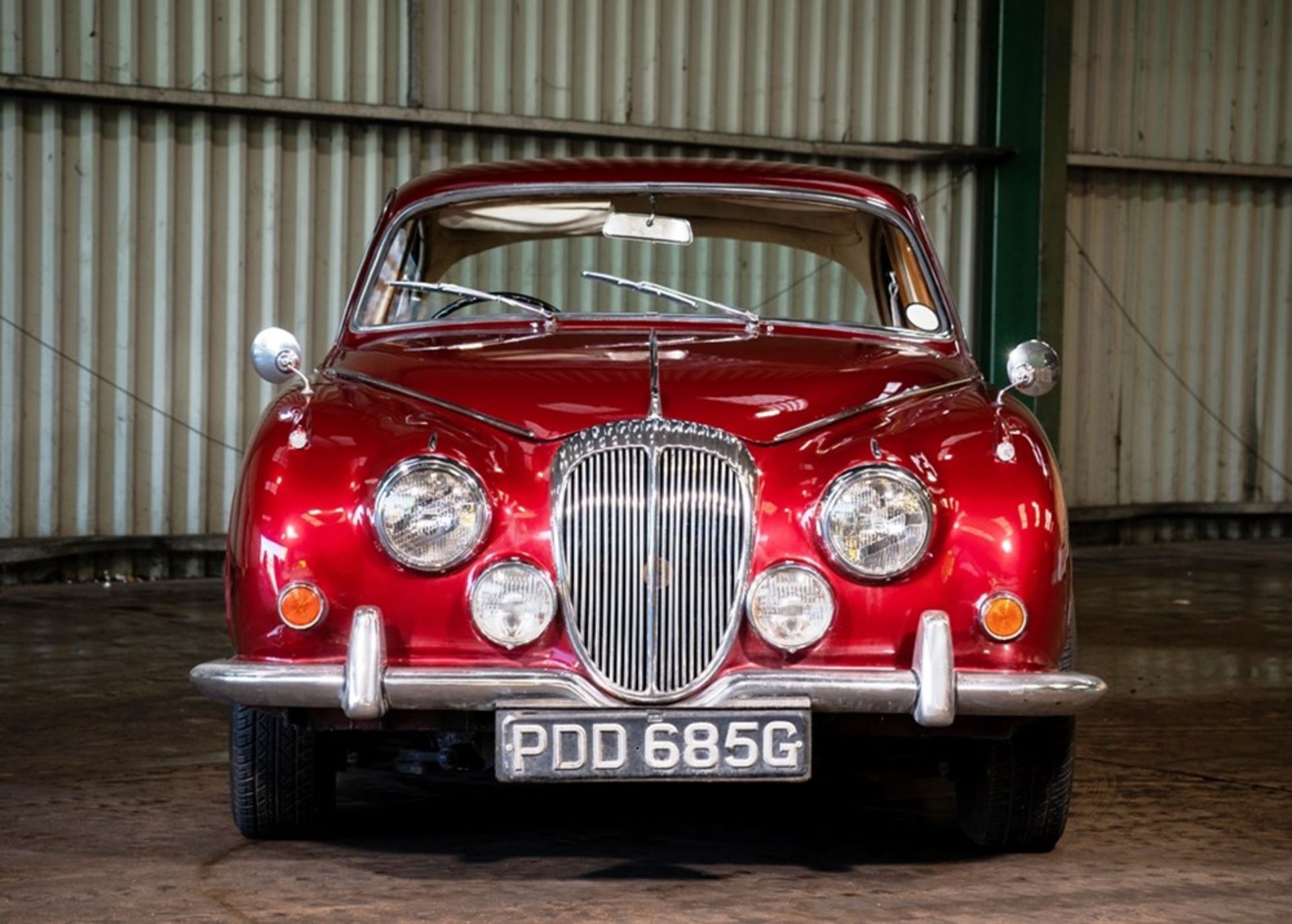 1968 Daimler 250 V8 Saloon - Image 3 of 9