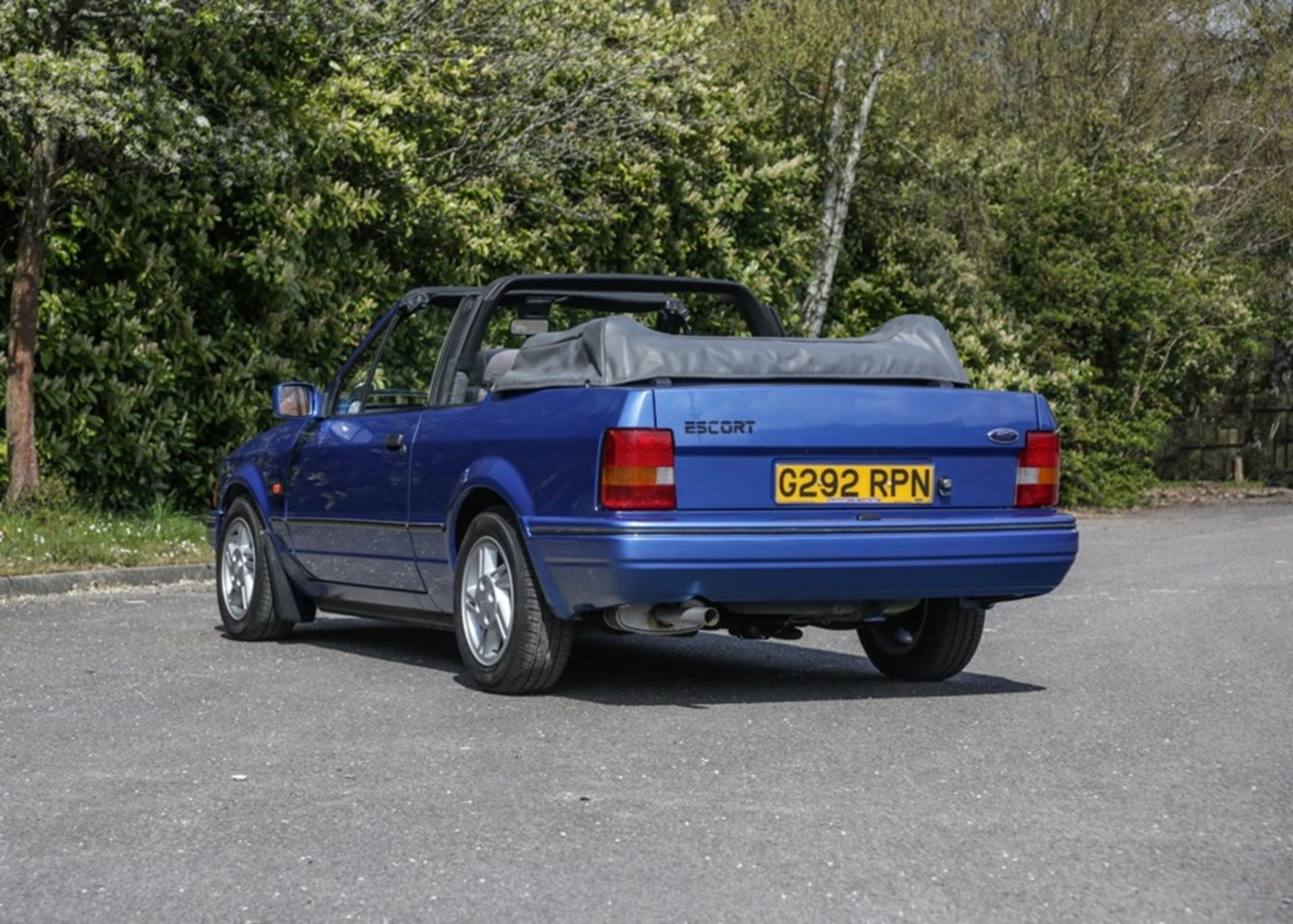 1989 Ford Escort Cabriolet - Image 2 of 9