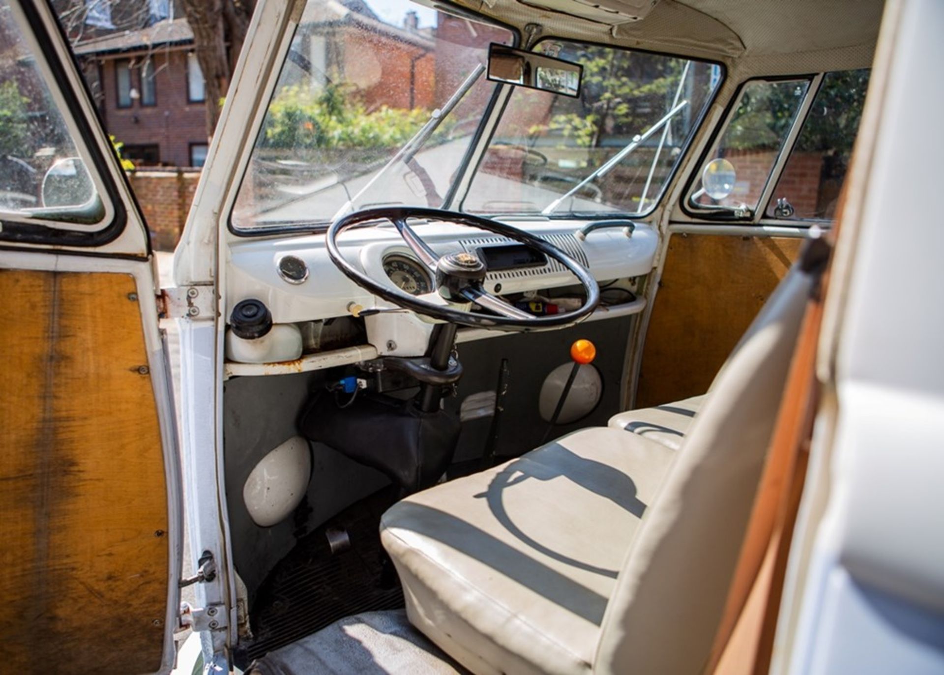 1967 Volkswagen Type 2 Split Screen Campervan - Image 4 of 9