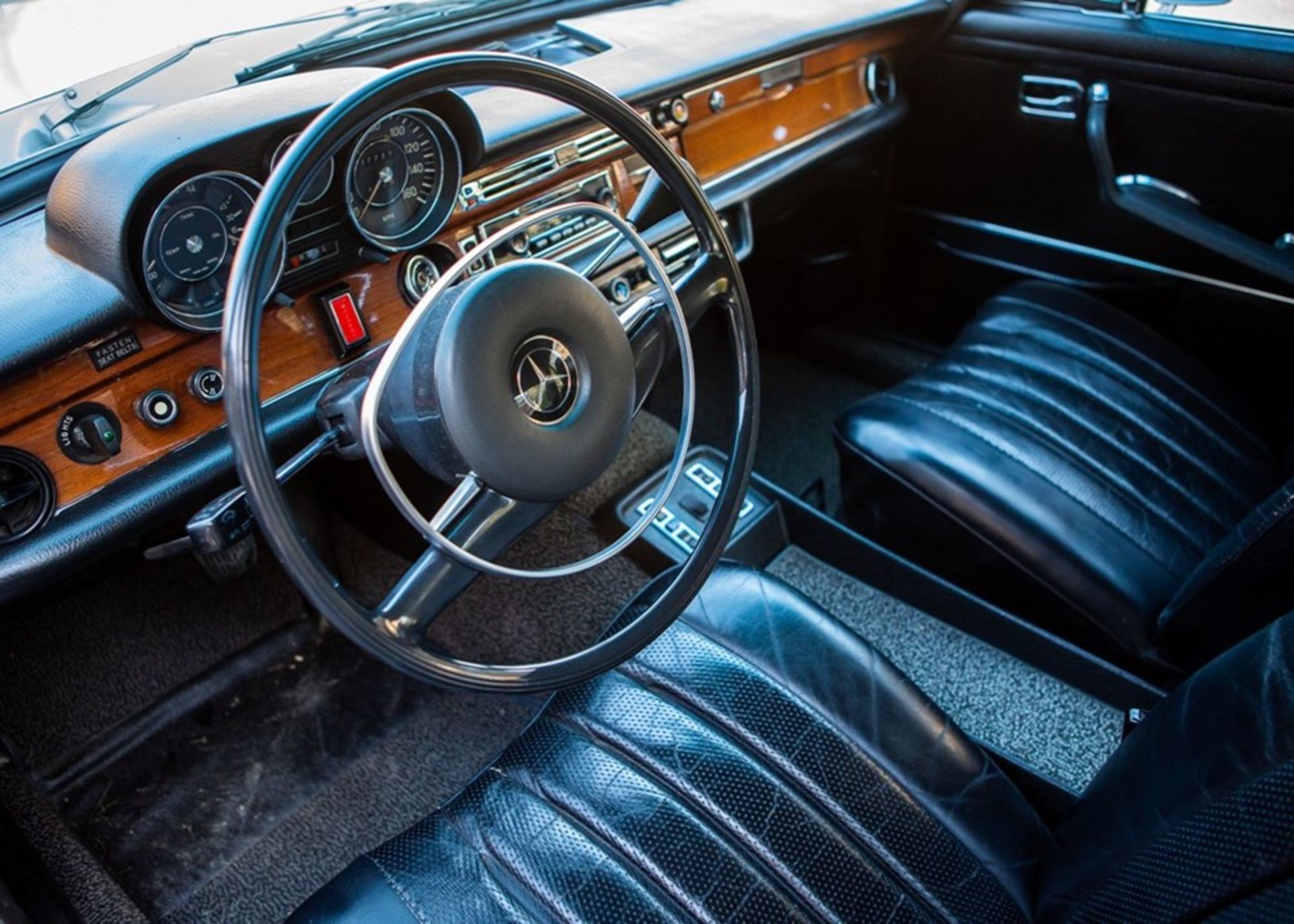 1972 Mercedes-Benz 280 SEL (4.5 litre) - Image 7 of 9
