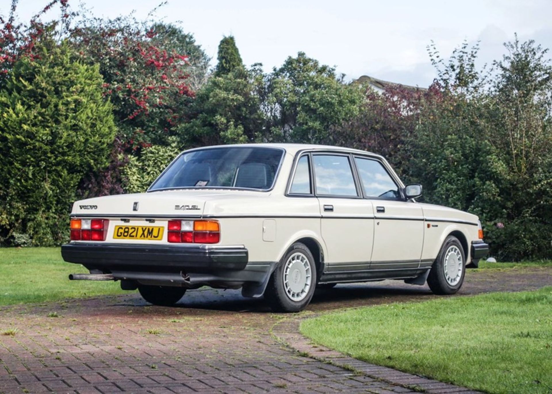 1990 Volvo 240GL Saloon - Image 2 of 9