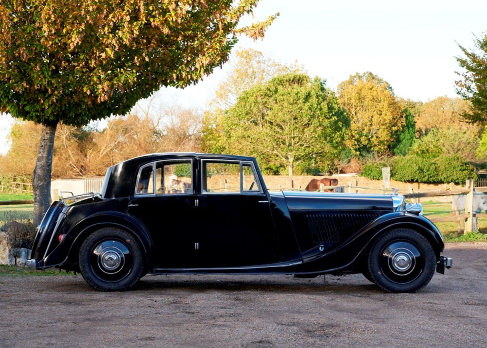 1937 Bentley 4¼ litre Saloon by Freestone & Webb - Image 2 of 9