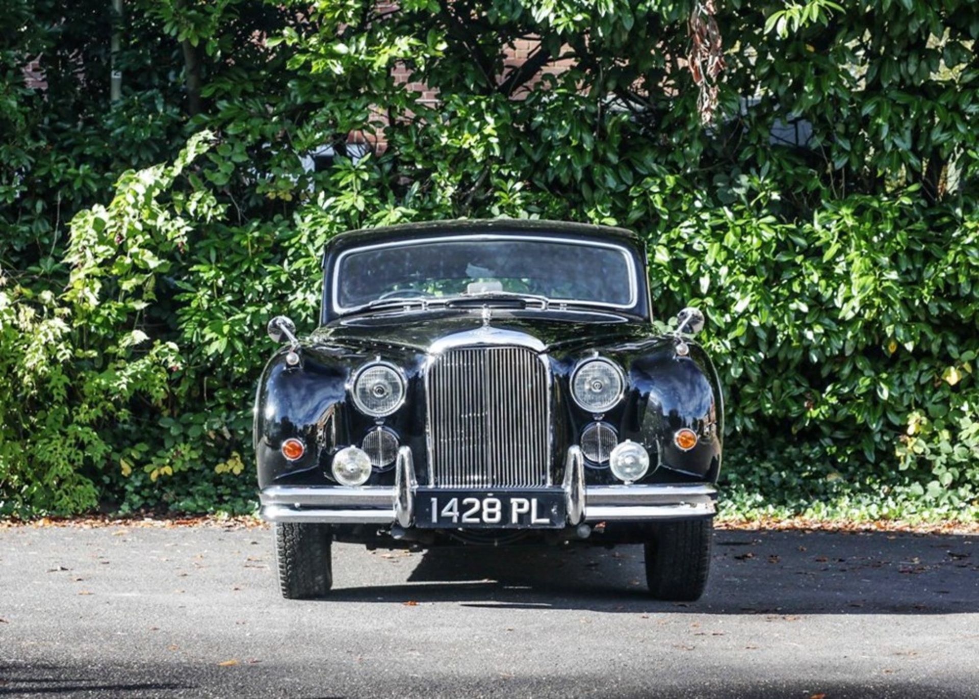 1960 Jaguar Mk. IX - Image 3 of 8