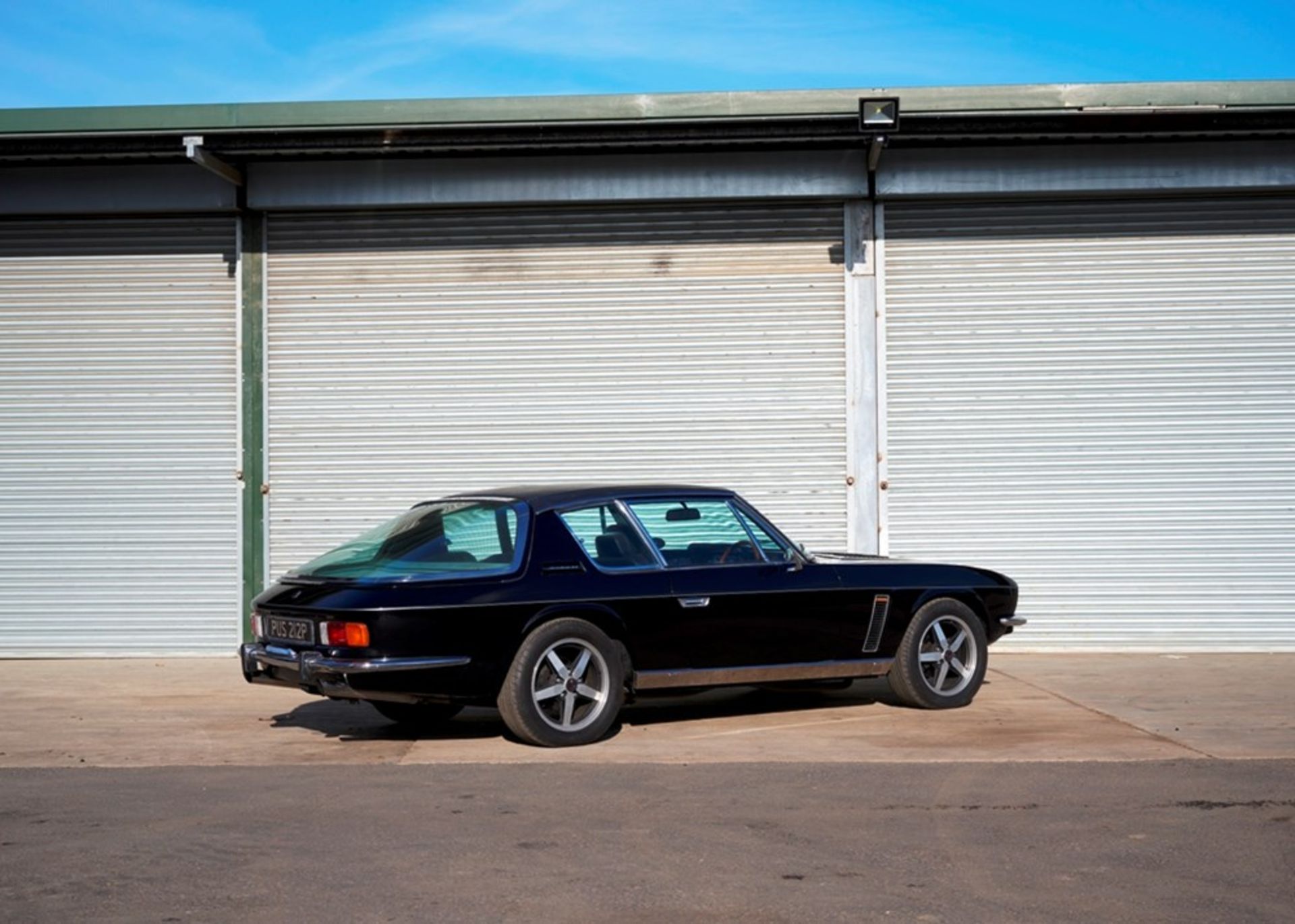 1975 Jensen Interceptor Mk. III - Image 2 of 9