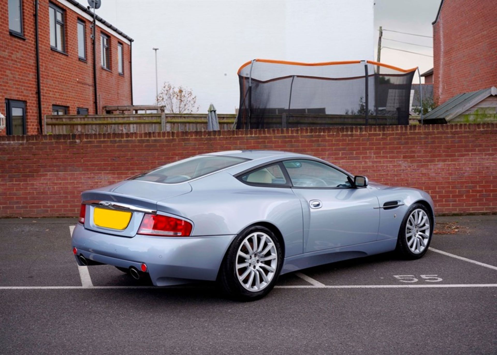 2004 Aston Martin Vanquish 2+2 - Image 2 of 8