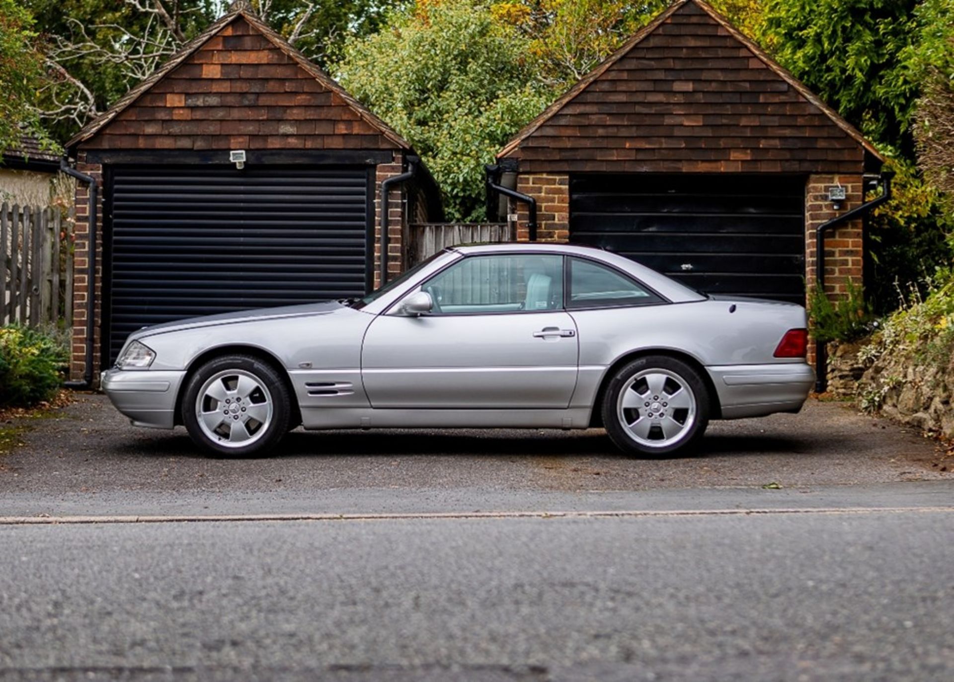 1999 Mercedes-Benz SL320 - Image 2 of 9