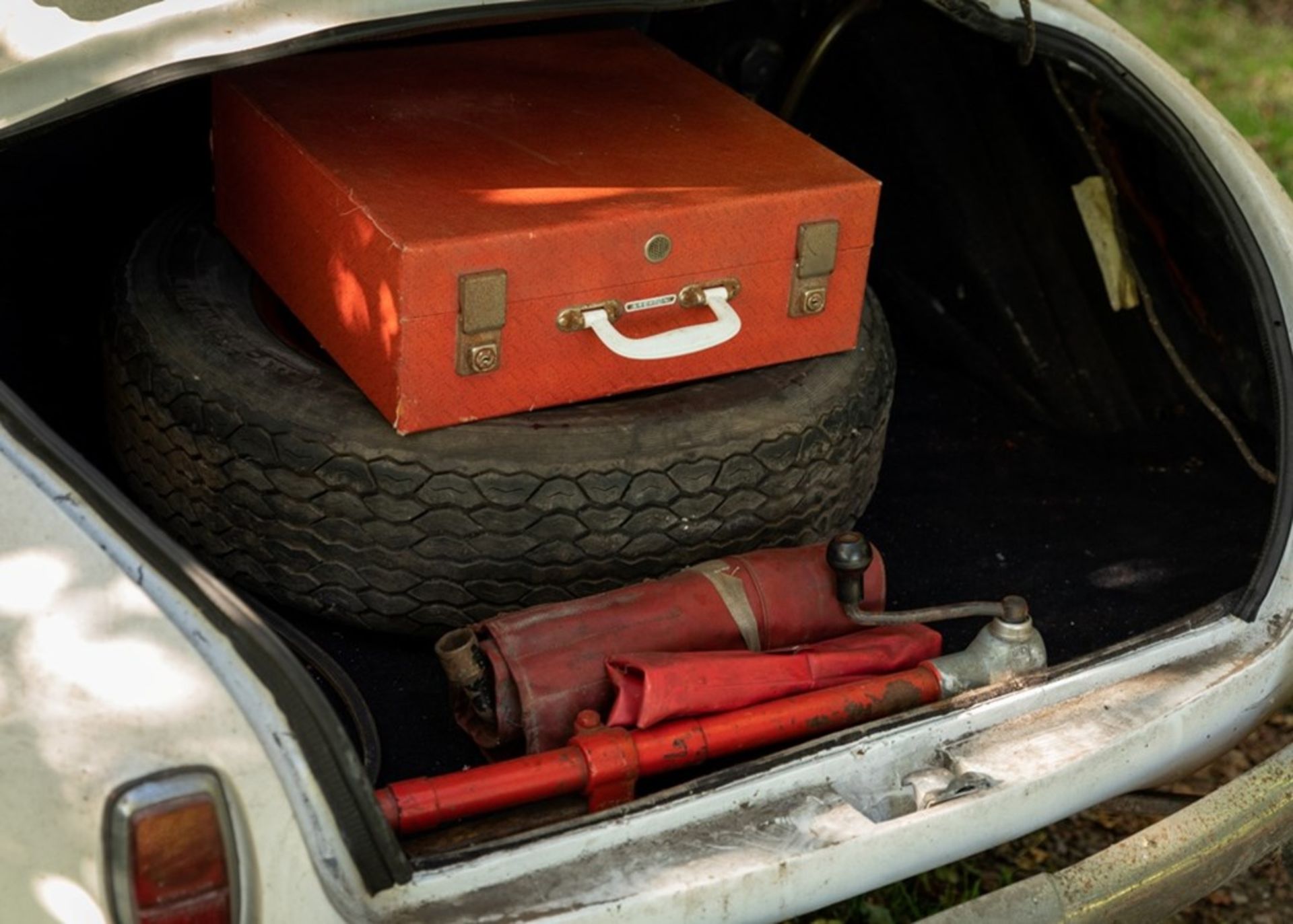 1960 Jensen 541R - Image 7 of 9