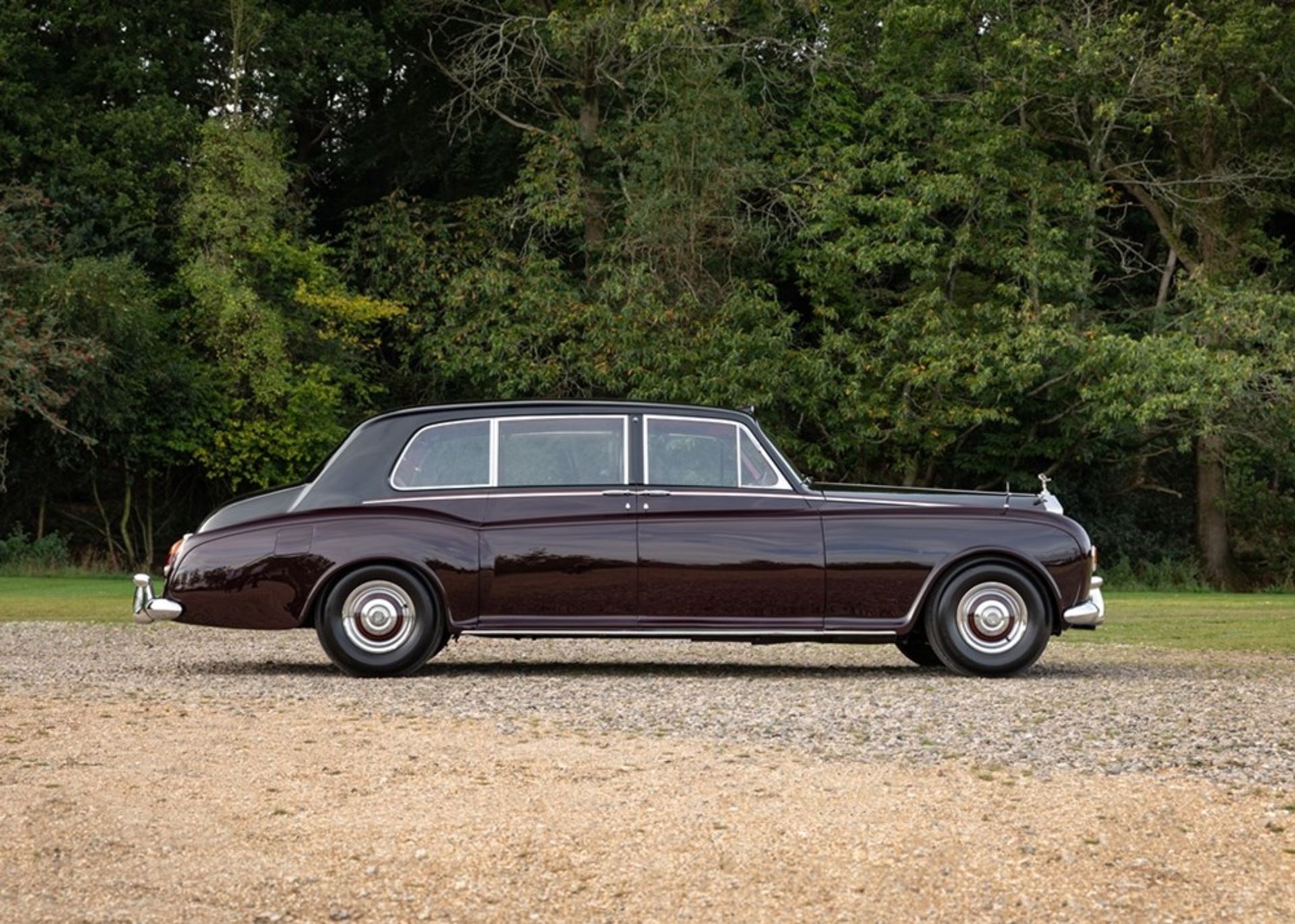 1964 Rolls-Royce Phantom V Limousine by Mulliner Park Ward Ex-HRH Princess Alexandra - Image 2 of 8