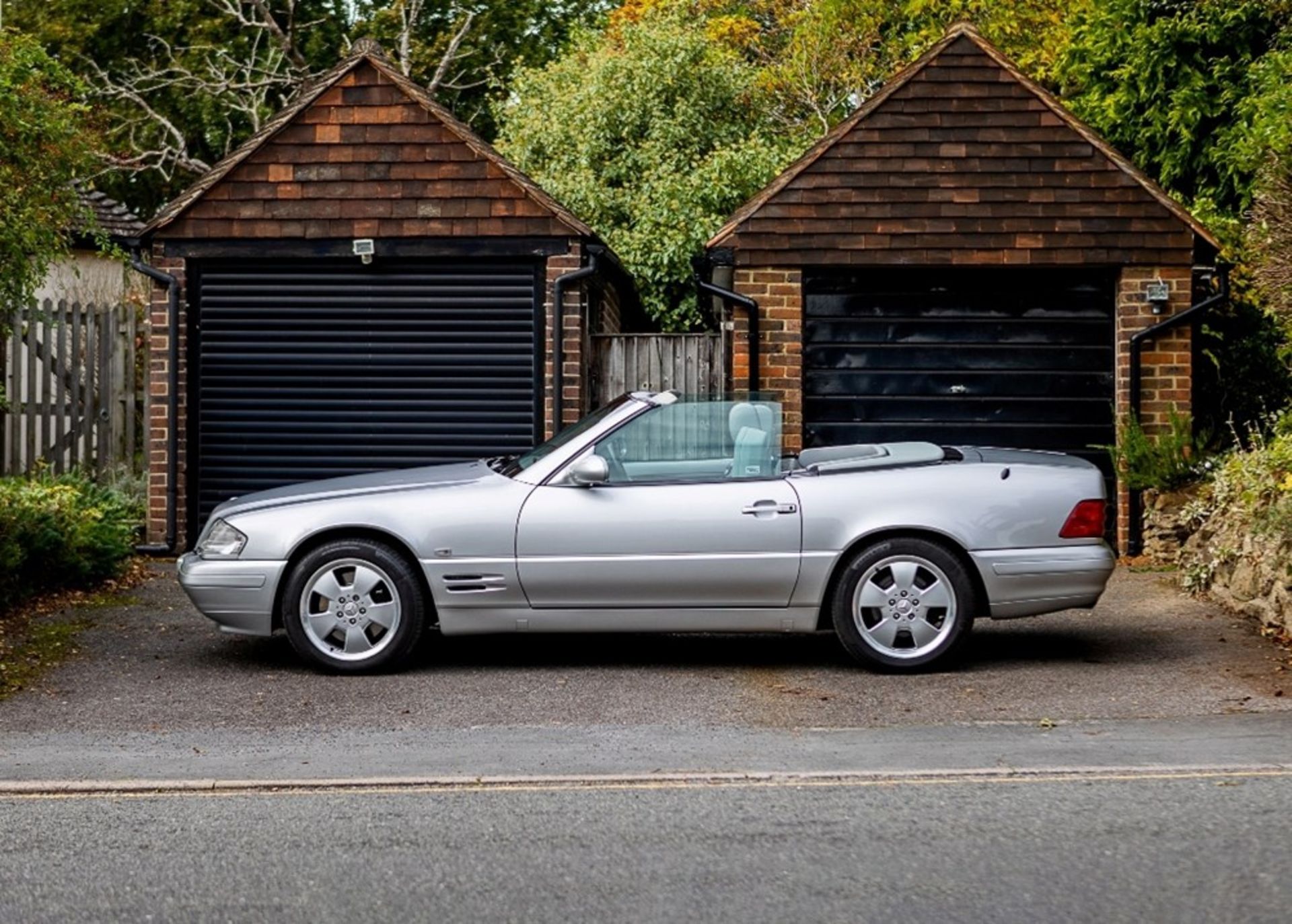 1999 Mercedes-Benz SL320