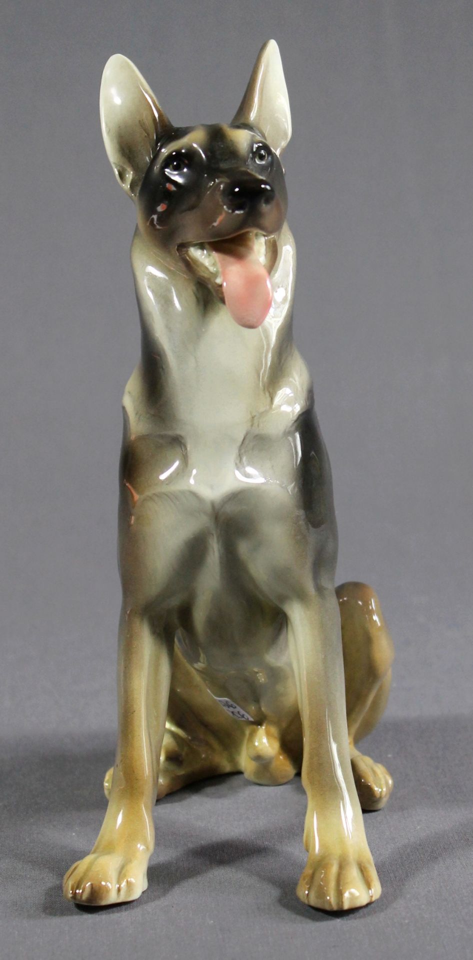 1 Keramikfigur „sitzender Schäferhund, Goldscheider Wien“, nummeriert, farbig staffiert, ca. 23cm - Image 2 of 5