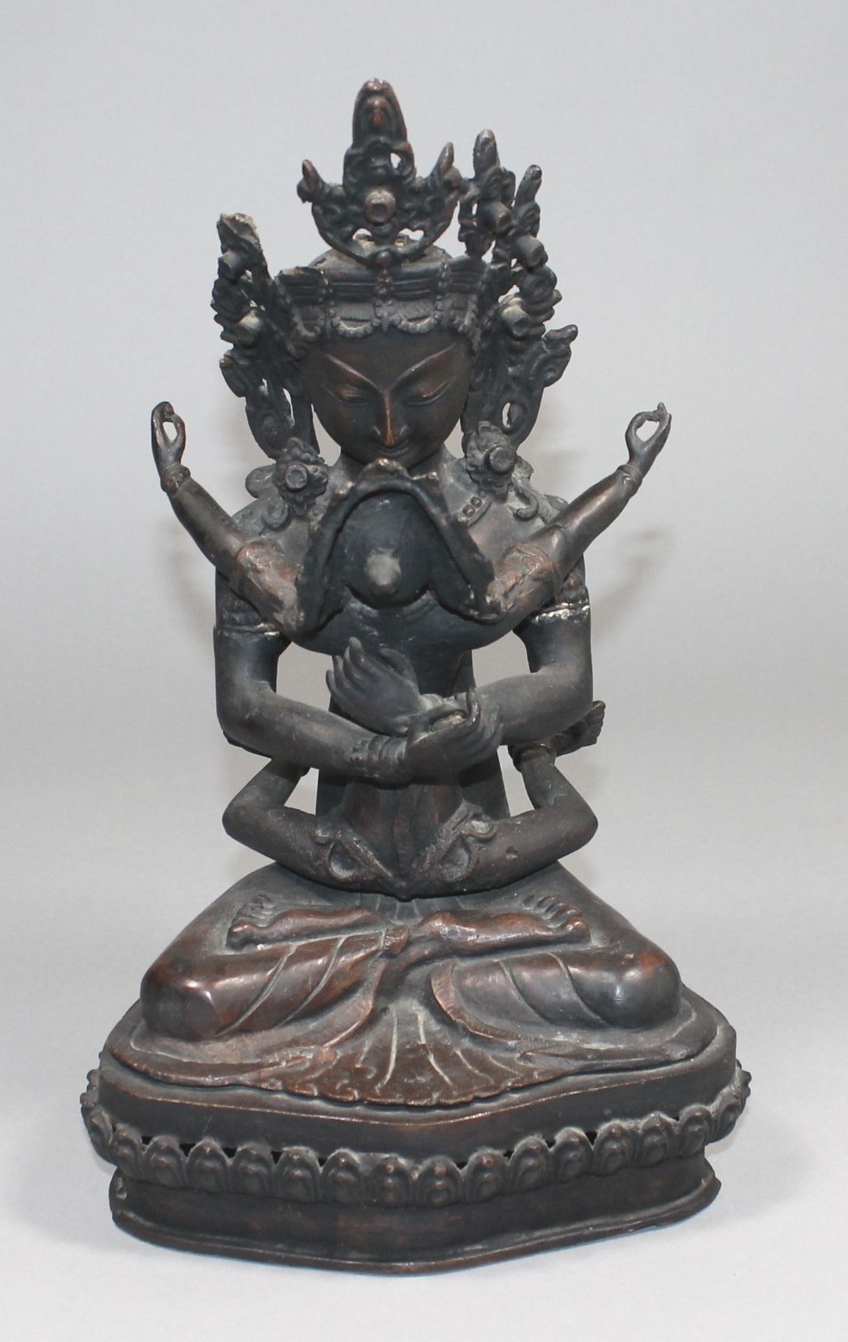 1 Skulptur Bronze "Vajrakilaya in Vereinigung", Asien, H ca. 36cm, Figur weist hinten Beschädigungen