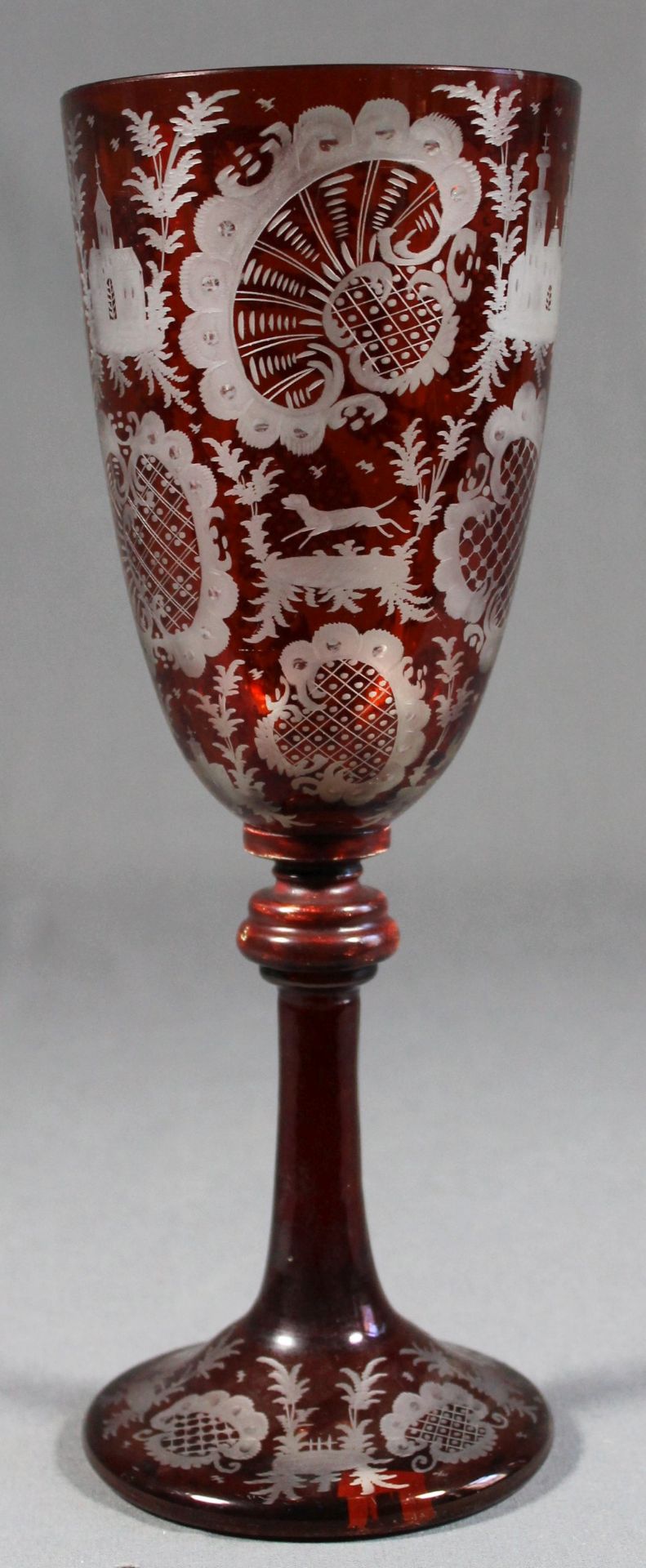 1 großes Pokalglas, mundgeblasen, ausgeschliffener Abriss, rubinrot lasiert und dekorativ - Image 3 of 6