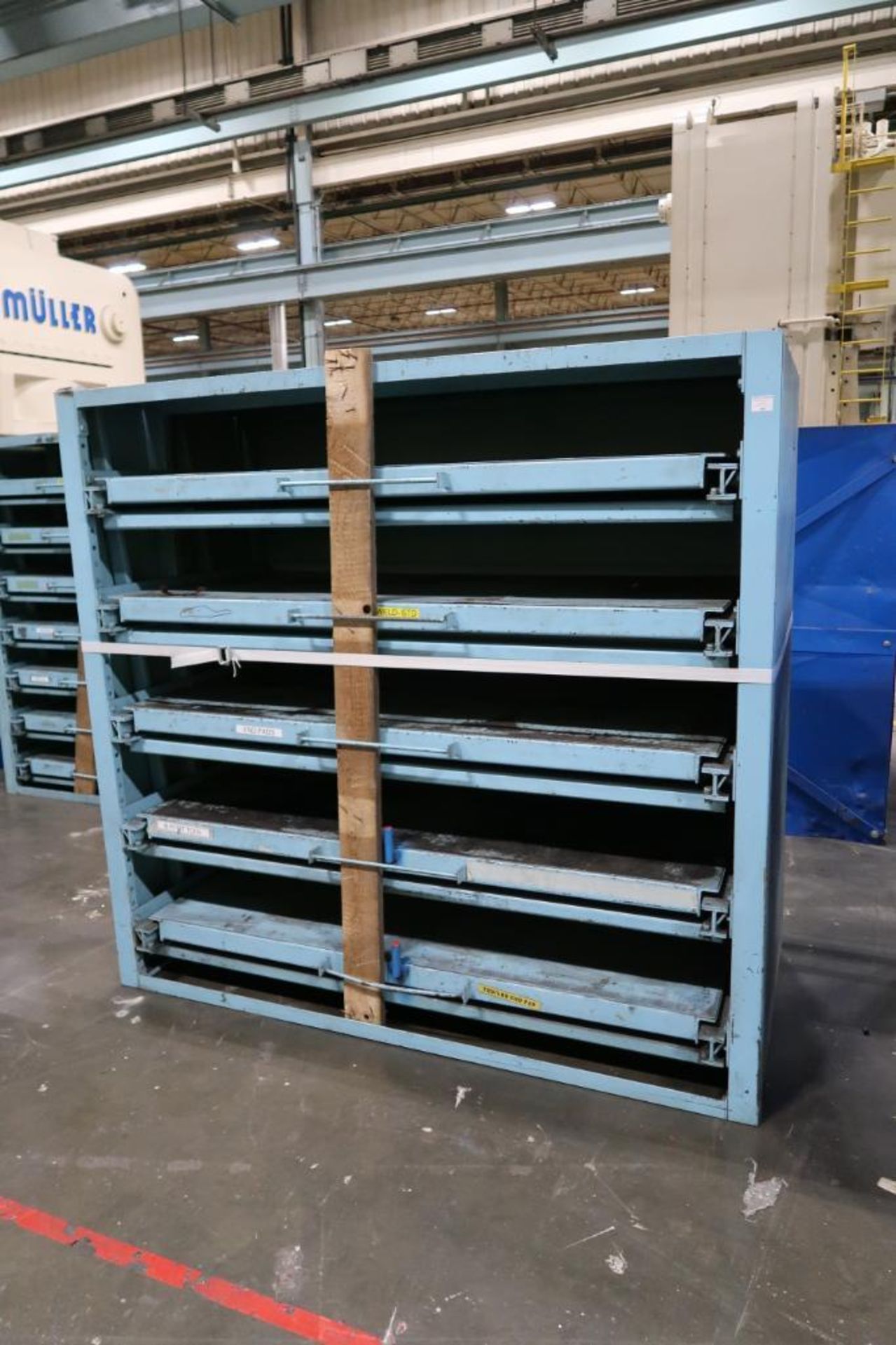 Heavy Duty Roll Out Cabinet