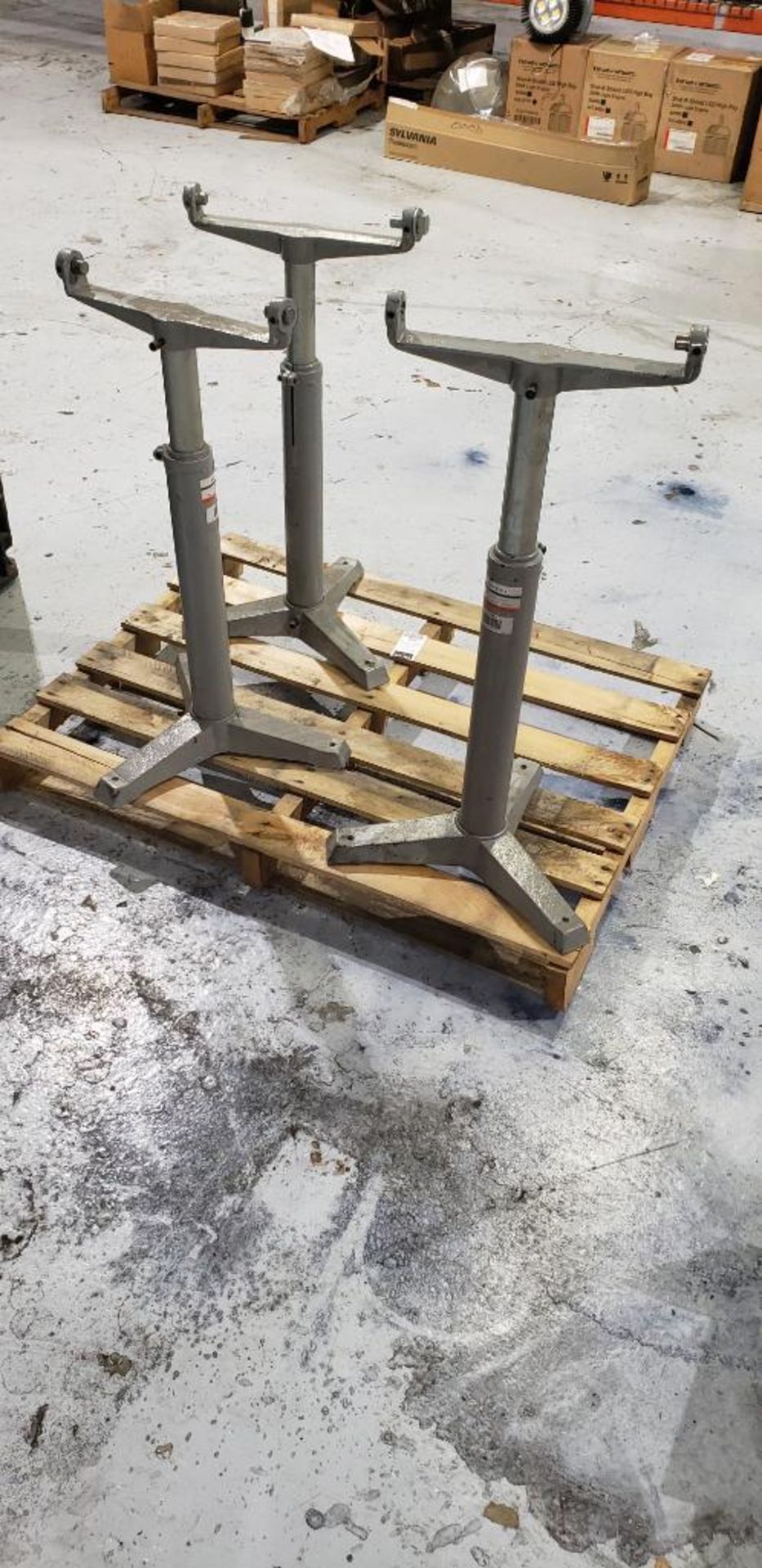 Roller Stands Mdl# 33VE11, Max Load Capacity 1760 Lbs