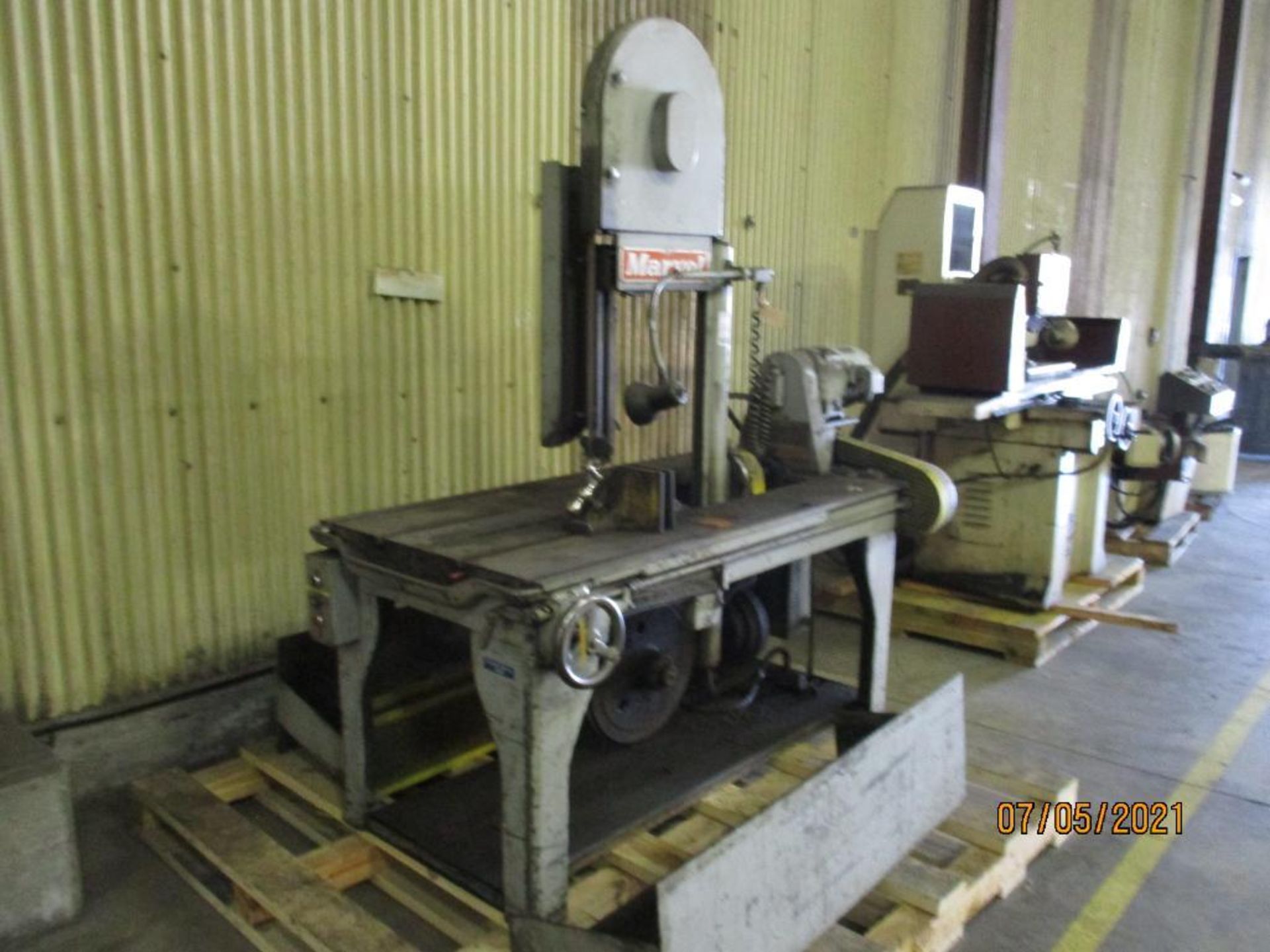 Armstrong-Blum Series 8 Band Saw - Image 2 of 7