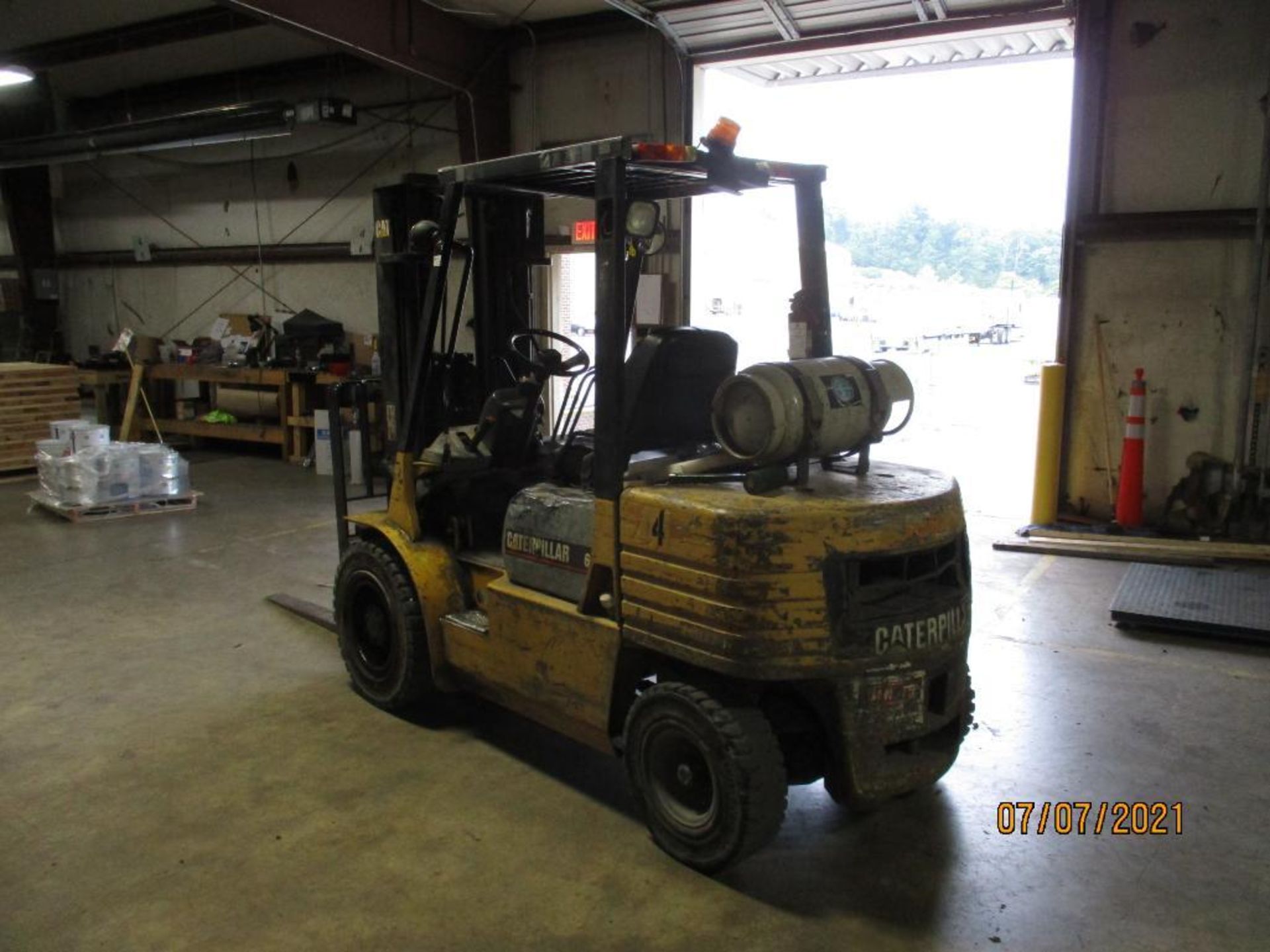 Caterpillar GP30 Forklift - Image 3 of 7