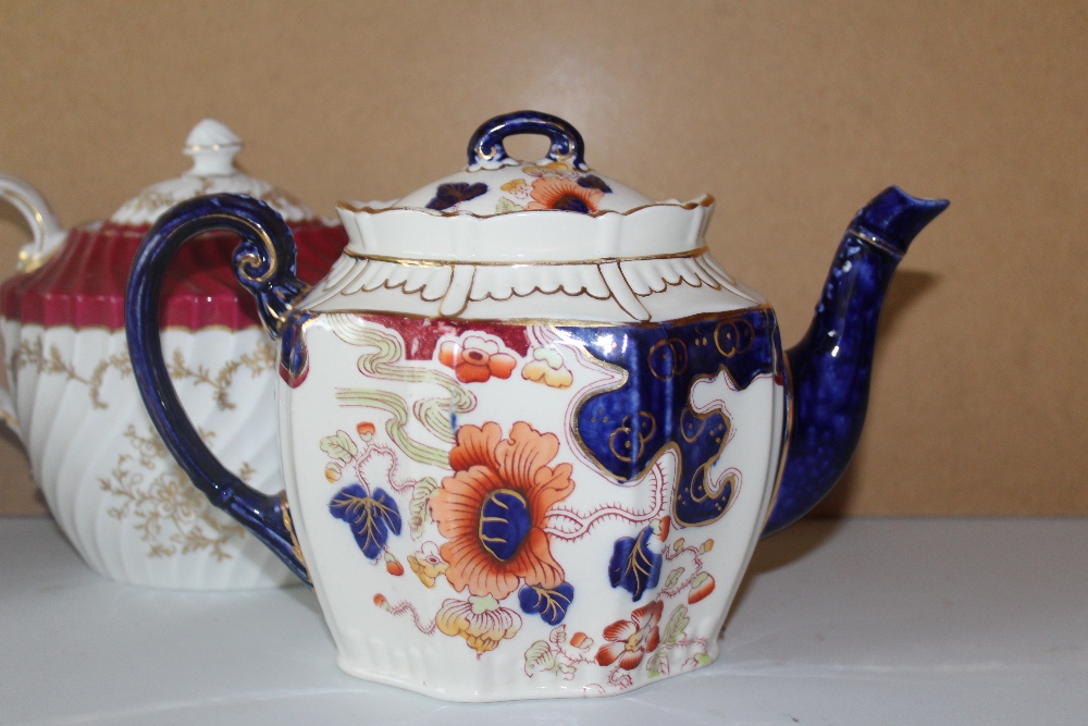 Collection of Teapots to included Old Chelsea, Ansley 