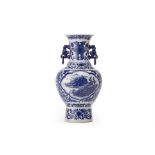 A TWIN HANDLED BLUE & WHITE BALUSTER VASE