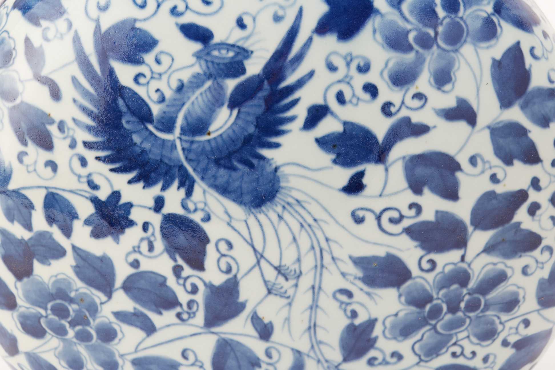 A MING STYLE BLUE AND WHITE PORCELAIN MOON FLASK - Image 3 of 4