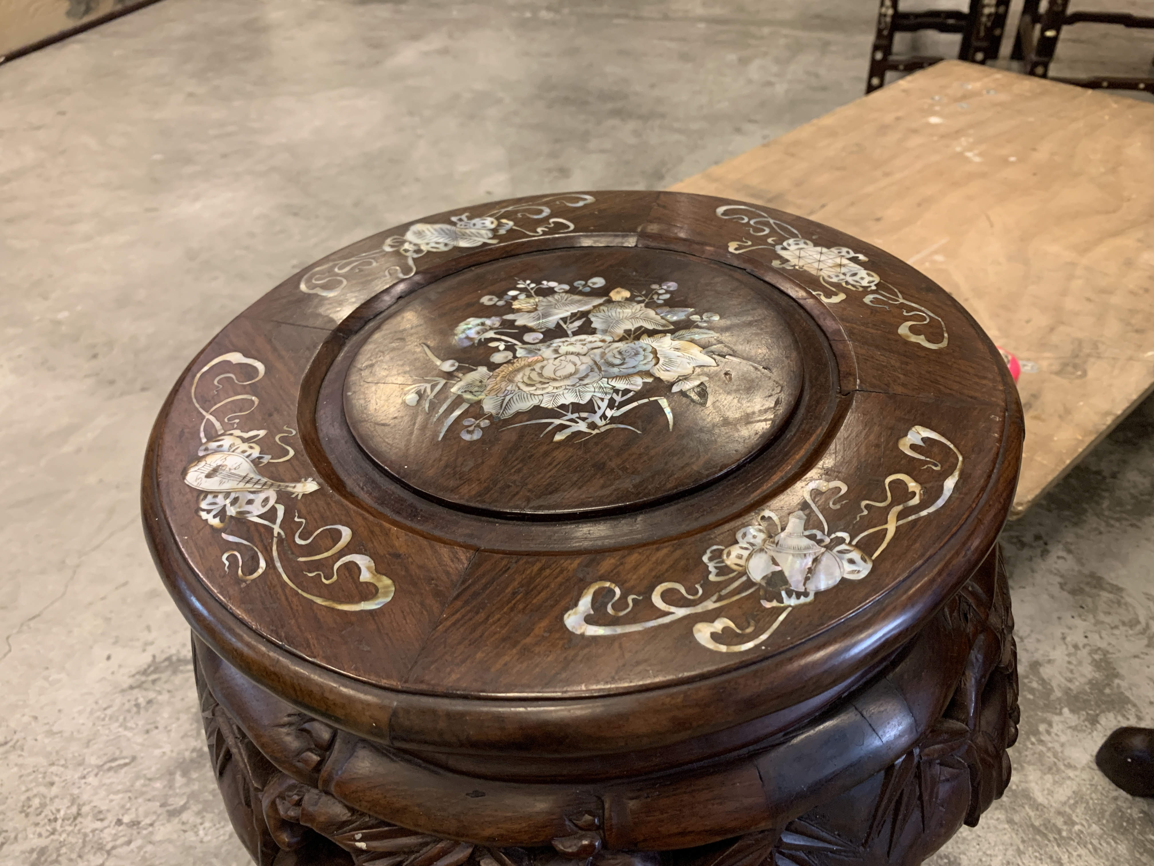 A PAIR OF CARVED AND MOTHER-OF-PEARL INLAID HARDWOOD STOOLS - Image 6 of 8