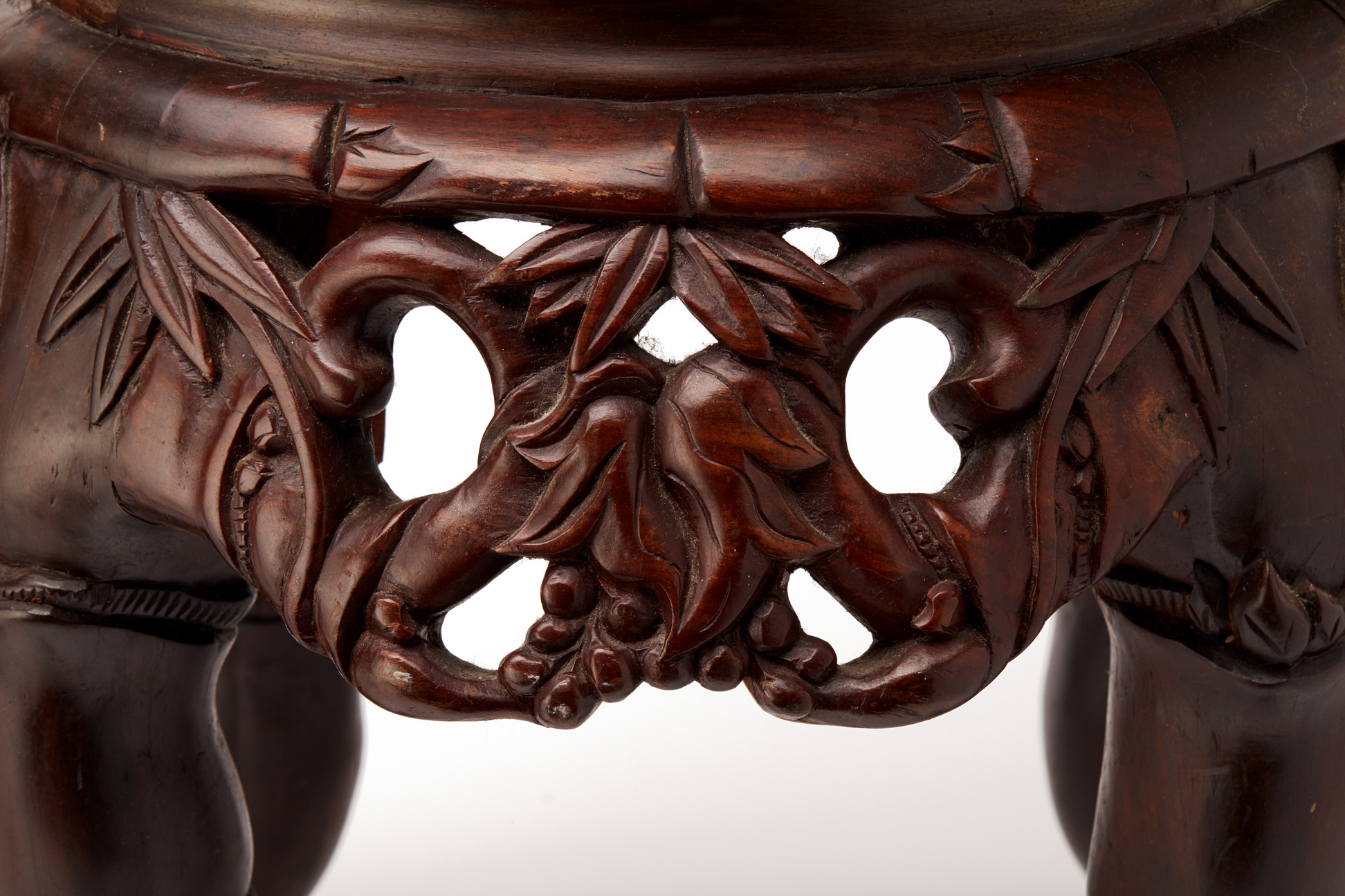 A PAIR OF CARVED AND MOTHER-OF-PEARL INLAID HARDWOOD STOOLS - Image 2 of 8