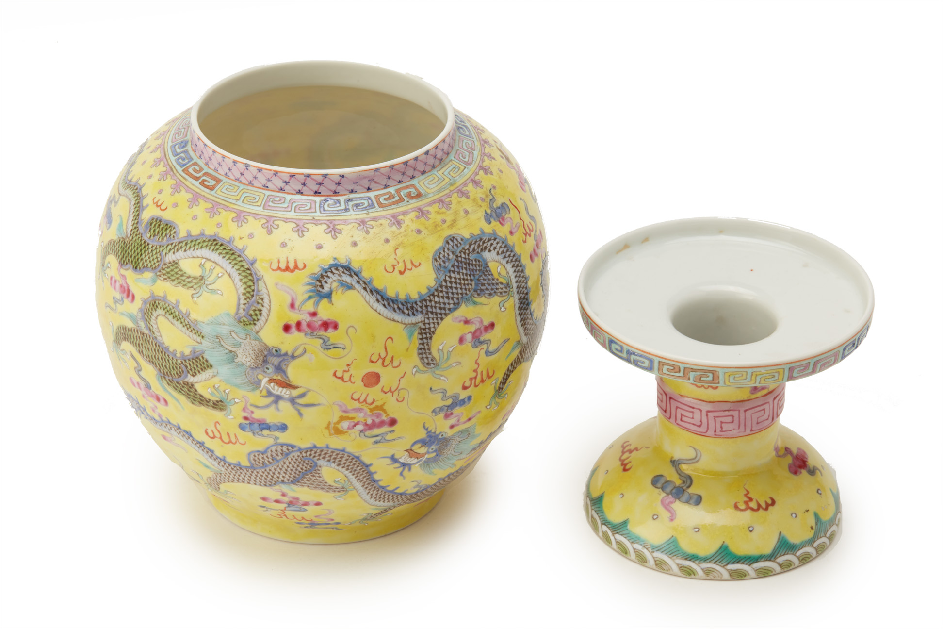 A YELLOW GROUND FAMILLE ROSE PORCELAIN LANTERN - Image 3 of 4