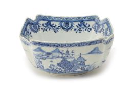 A CHINESE EXPORT BLUE AND WHITE PORCELAIN SQUARE BOWL