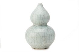 A GE TYPE DOUBLE GOURD VASE