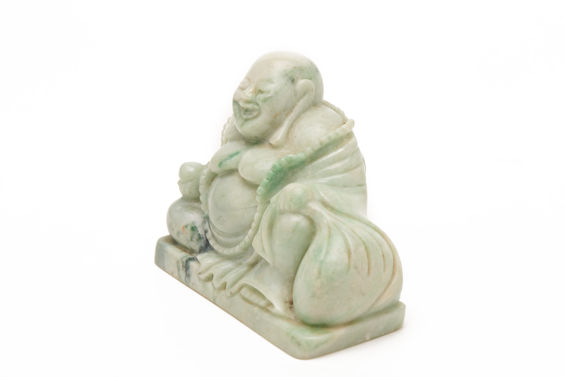 A SMALL JADE SCULPTURE OF BUDAI - Image 2 of 3