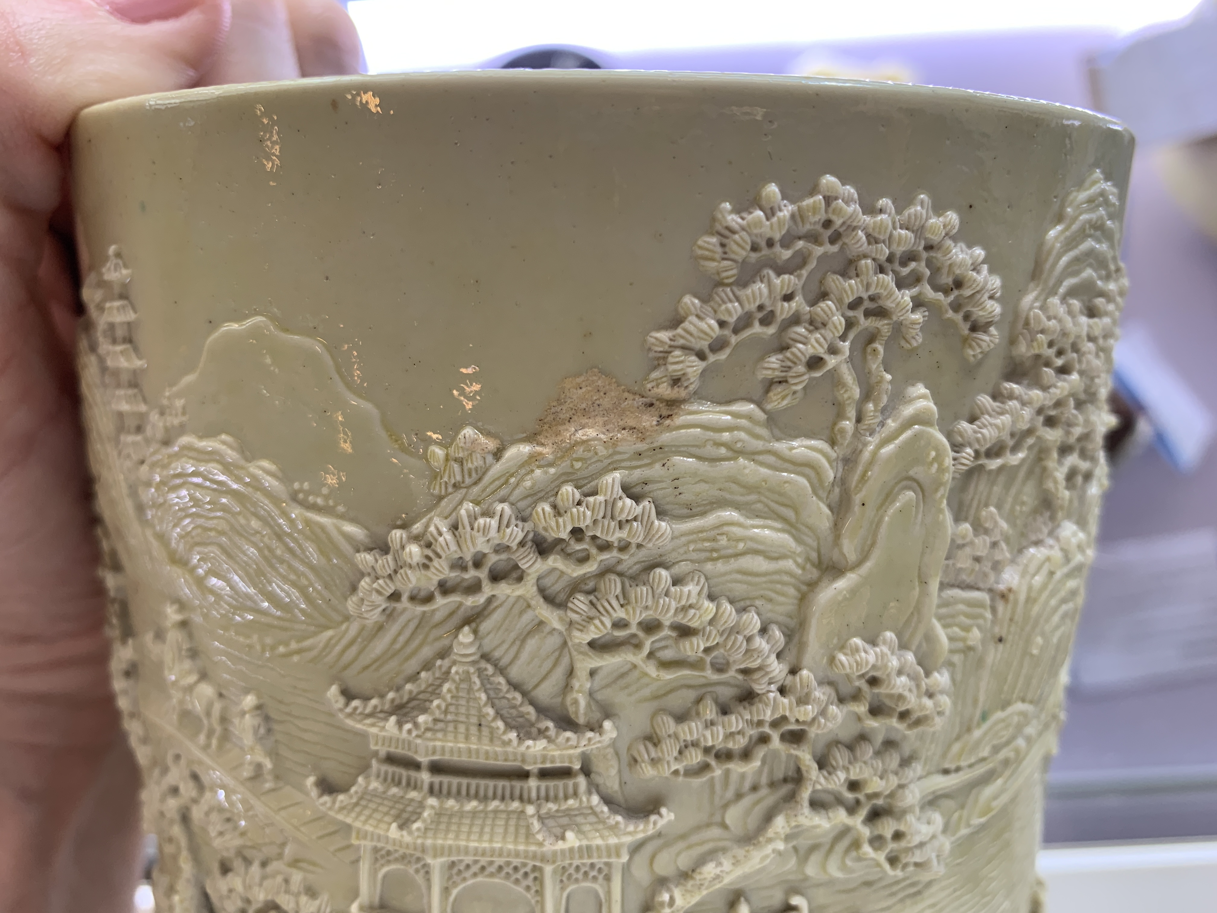 A CARVED & MOULDED LEMON YELLOW-ENAMELLED BRUSH POT - Image 13 of 13