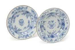 A PAIR OF CHINESE EXPORT BLUE AND WHITE SOUP PLATES