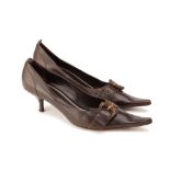 A PAIR OF RAMIREZ DARK BROWN KITTEN HEELS EU 39