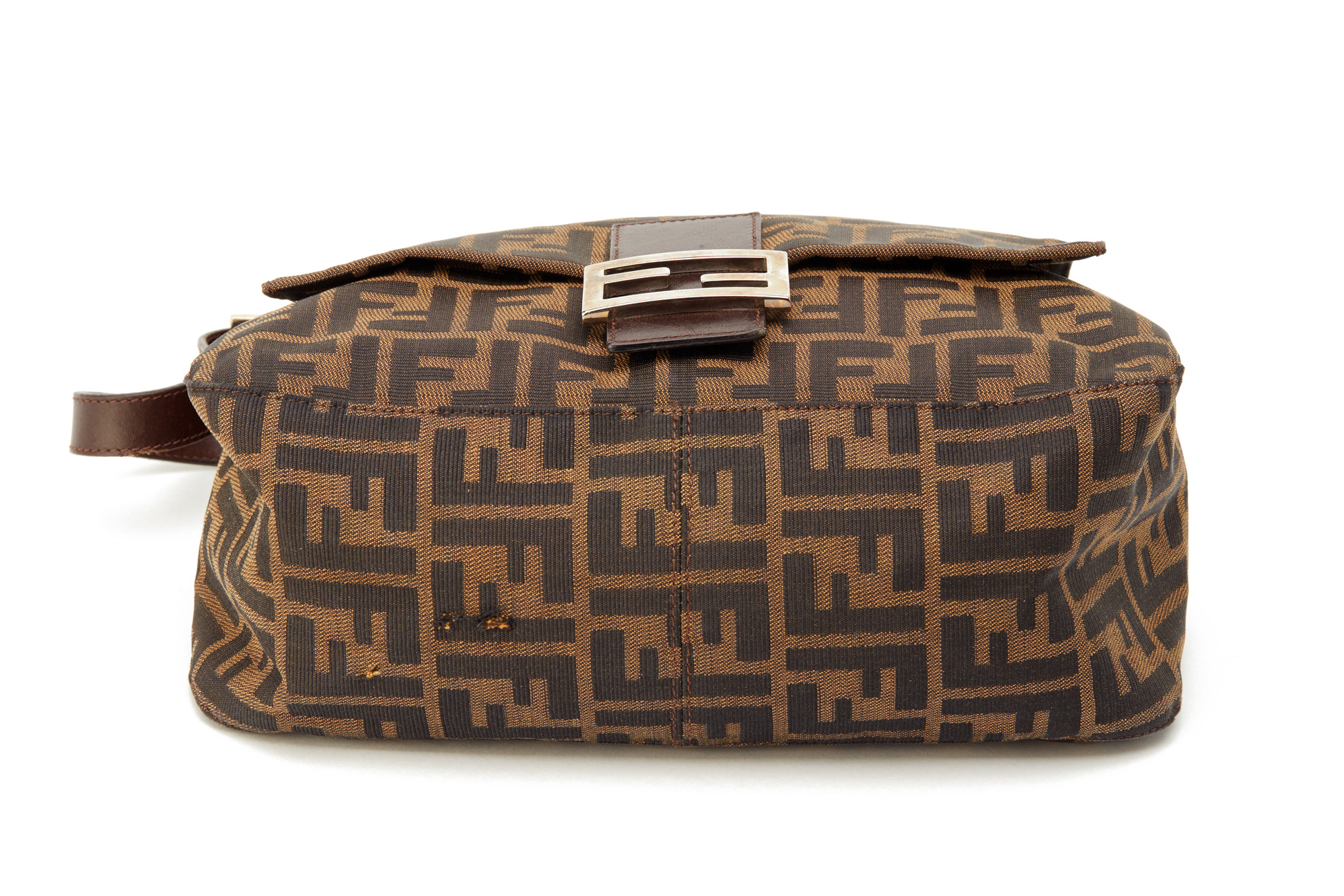 A FENDI MONOGRAM SHOULDER BAG - Image 7 of 10