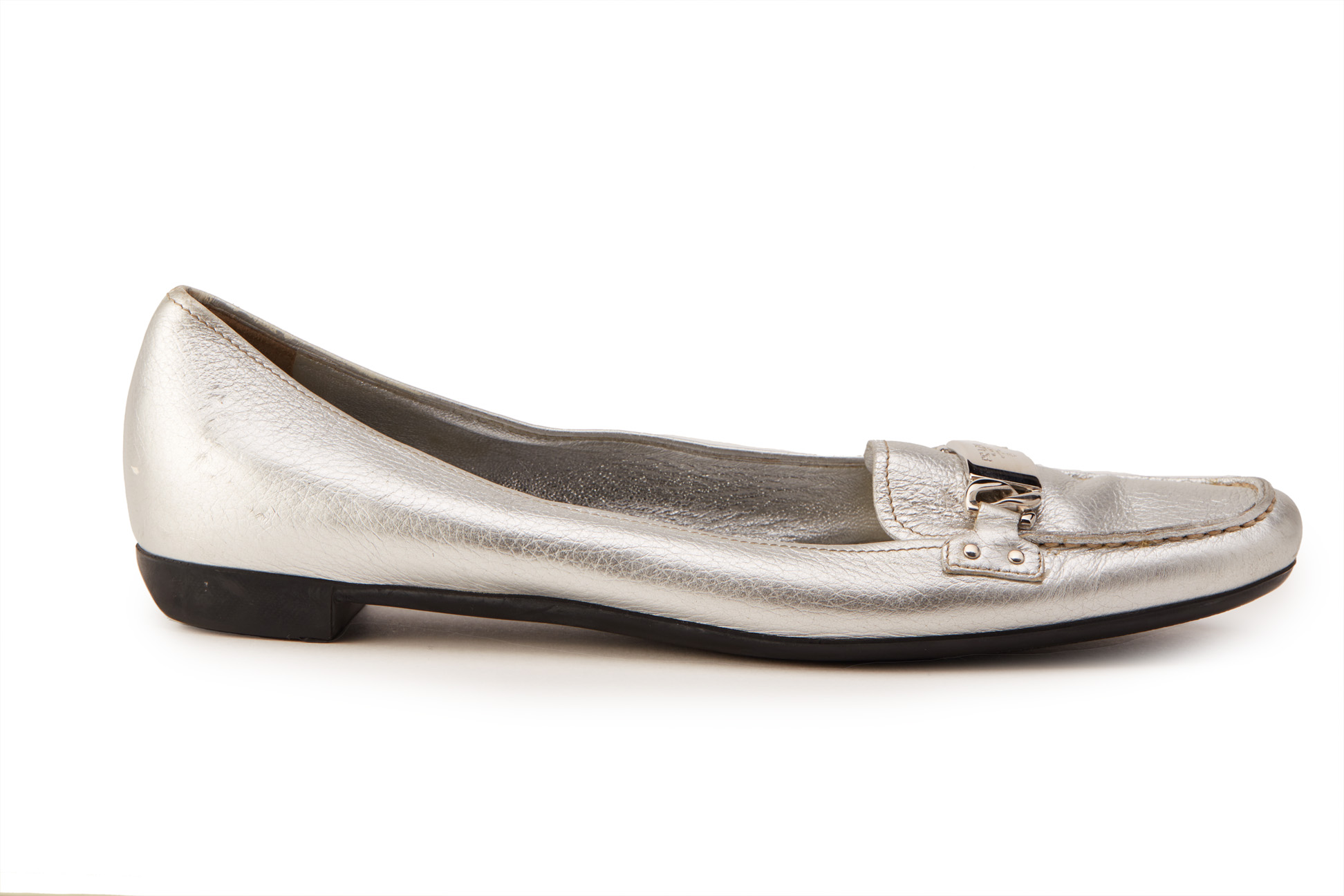 A PAIR OF PRADA METALLIC SILVER LOAFERS EU 40 - Image 3 of 5