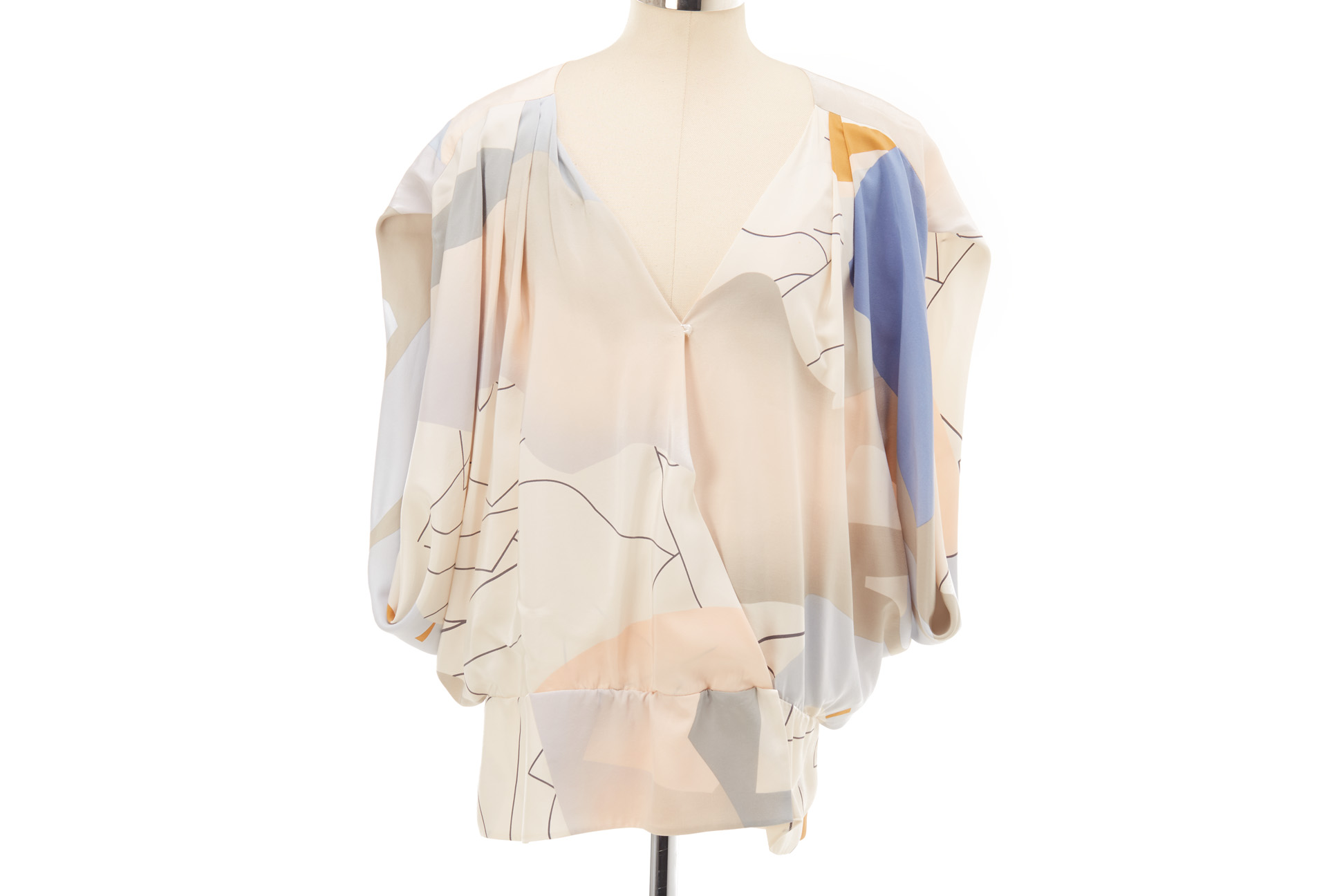 A DVF PRINTED SILK BLOUSE