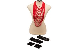 A JIAN HUI LONDON BLACK BEAD AND KNIT SET