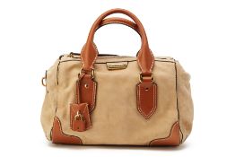 A BURBERRY BEIGE LEATHER HANDBAG