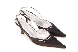 A PAIR OF L.K.BENNETT POINTED-TOE BLACK KITTEN HEELS EU 39